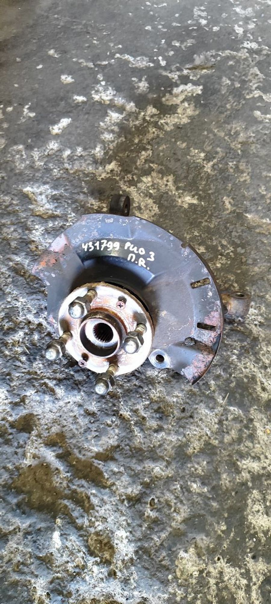 https://ycs.partsauto.market/partsauto-images/thmbs/userImages/cb9901e562a4f410bd4f9bf80c21d094/part/725f029c-8f4d-4739-82b3-2ffd3cbc2889_1712551568532.jpg