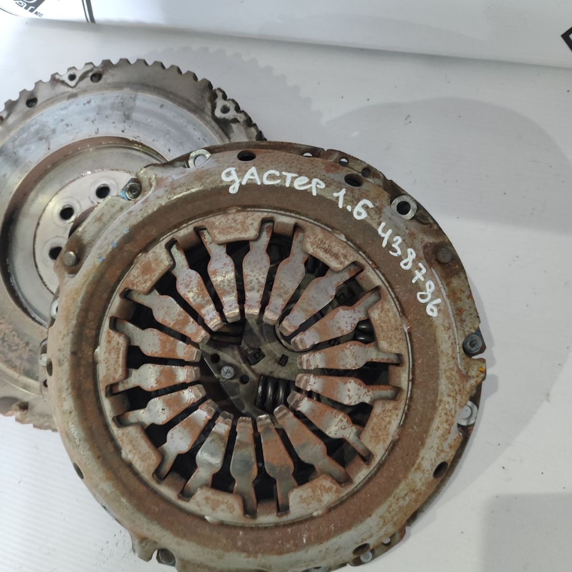 https://ycs.partsauto.market/partsauto-images/thmbs/userImages/cb9901e562a4f410bd4f9bf80c21d094/part/73496b5a-0fbd-4e64-b16f-aba4d8647447_1781676865774.jpg