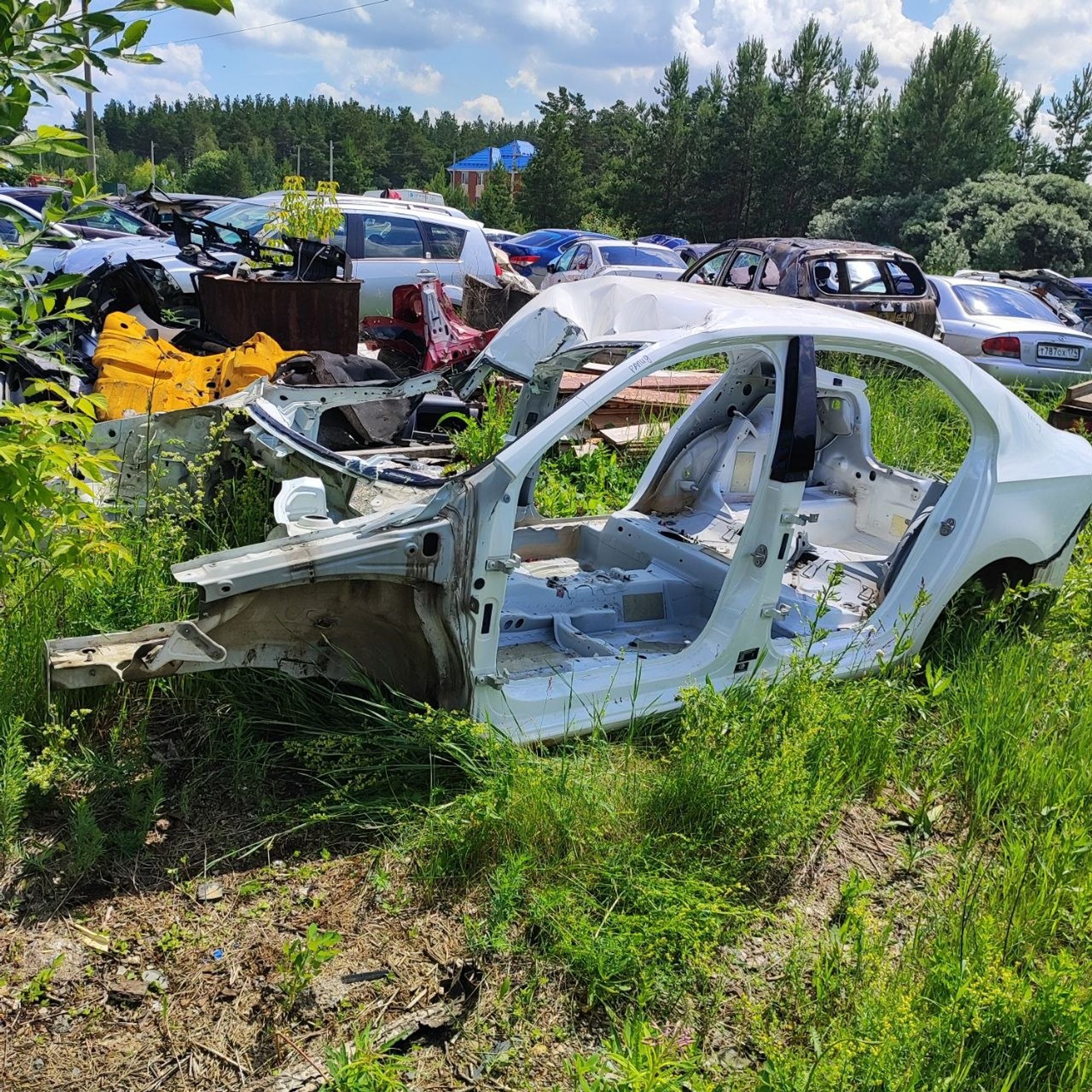 https://ycs.partsauto.market/partsauto-images/thmbs/userImages/cb9901e562a4f410bd4f9bf80c21d094/part/73f4194a-a529-482f-a5df-c1f94a17602f_1781783202540.jpg