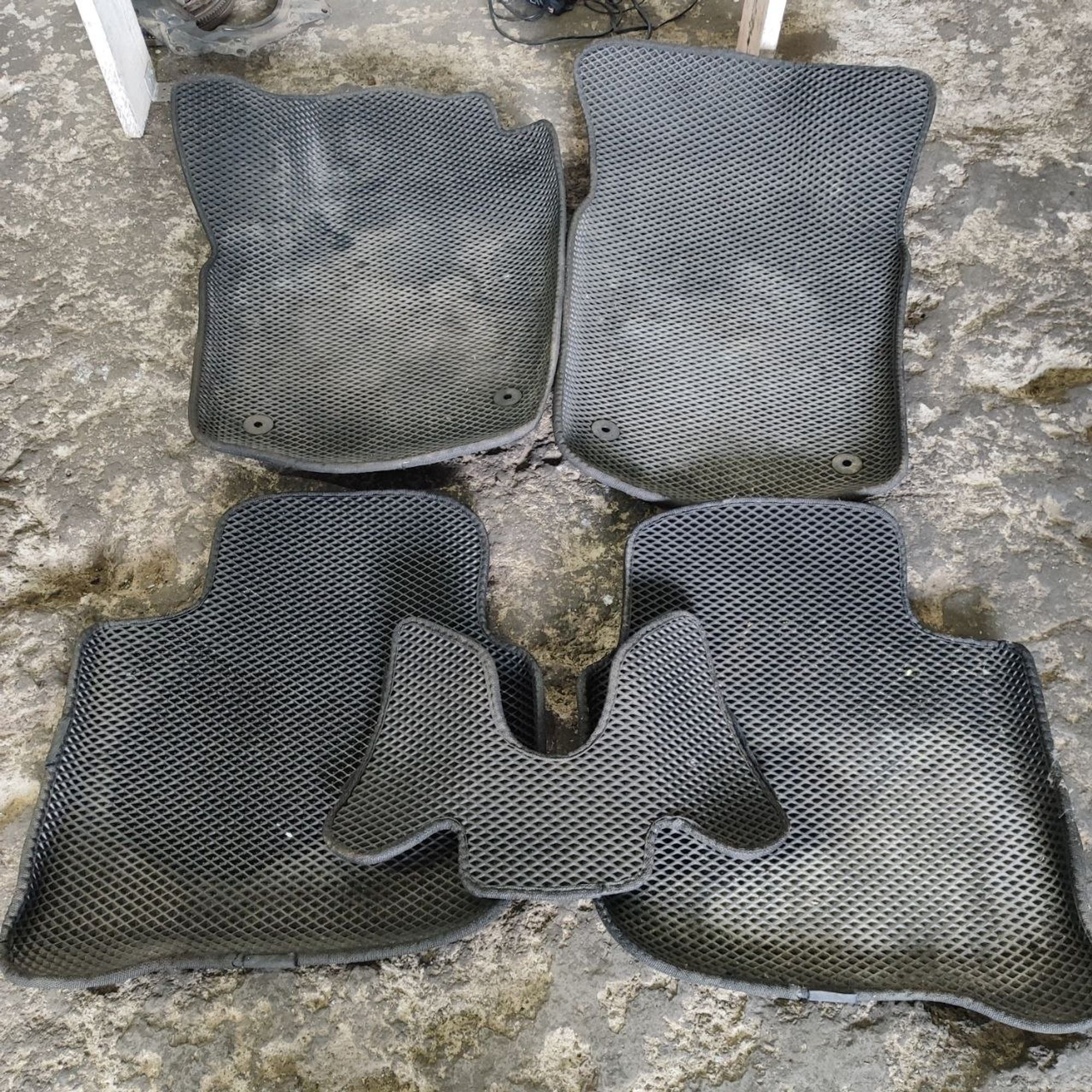 https://ycs.partsauto.market/partsauto-images/thmbs/userImages/cb9901e562a4f410bd4f9bf80c21d094/part/753222ee-dab5-43af-84b0-146c19e3d97e_1781684825892.jpg