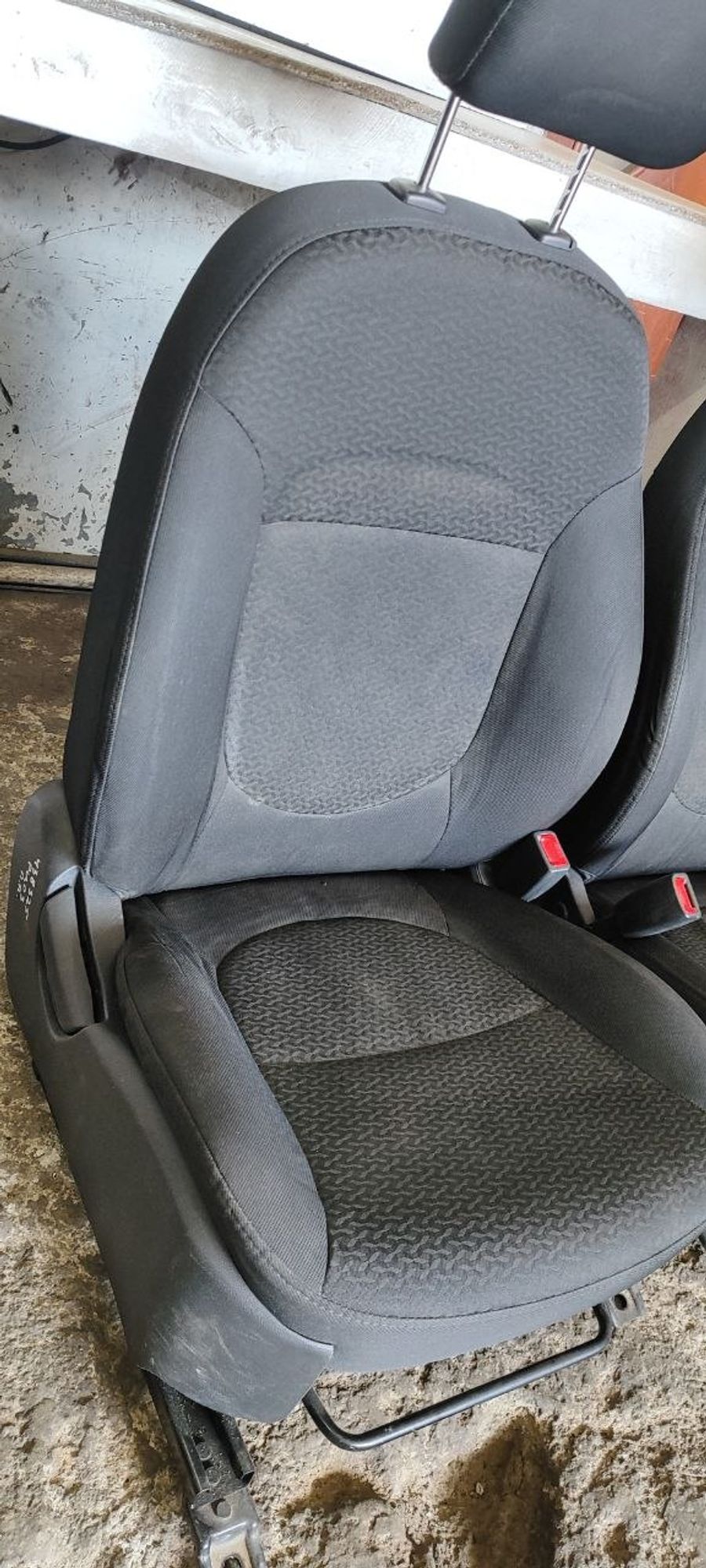 https://ycs.partsauto.market/partsauto-images/thmbs/userImages/cb9901e562a4f410bd4f9bf80c21d094/part/7c56bfc3-77a9-49dc-9146-af78b6f5e321_1775633462796.jpg