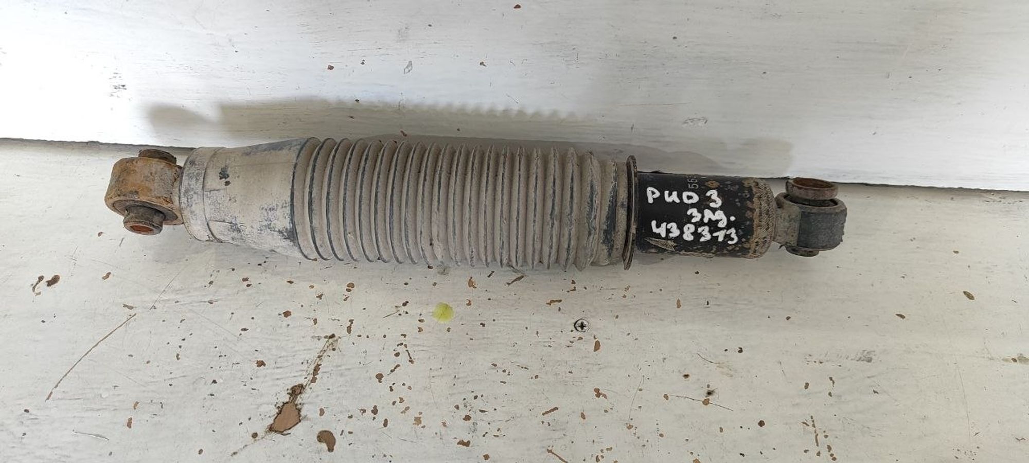 https://ycs.partsauto.market/partsauto-images/thmbs/userImages/cb9901e562a4f410bd4f9bf80c21d094/part/85c9aa59-090f-4fb0-86f8-a4d7c1177edc_1775627461918.jpg