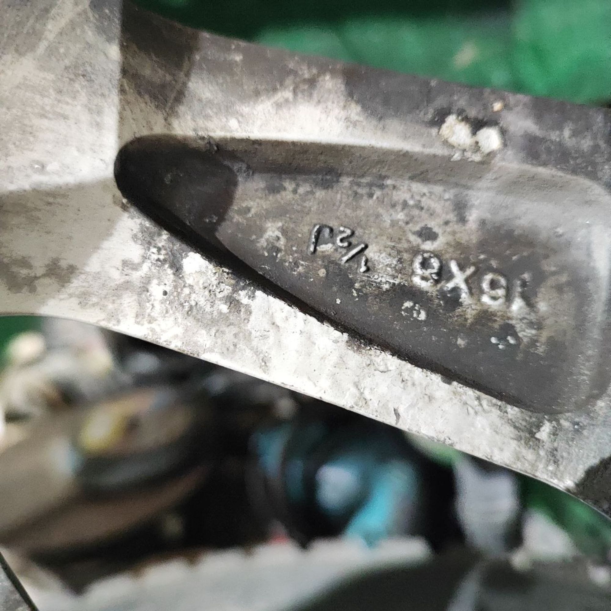 https://ycs.partsauto.market/partsauto-images/thmbs/userImages/cb9901e562a4f410bd4f9bf80c21d094/part/95b81f50-2c14-48f7-b472-17a4f5de162f_1777873338658.jpg