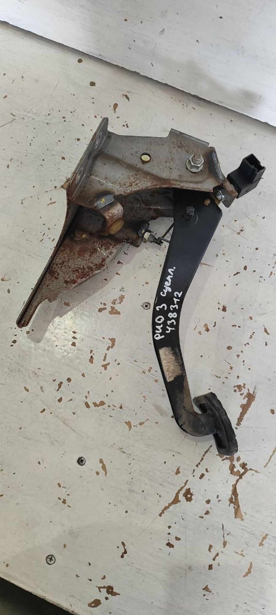 https://ycs.partsauto.market/partsauto-images/thmbs/userImages/cb9901e562a4f410bd4f9bf80c21d094/part/96cab0b1-cd13-4f37-9c61-a20e4698c7e8_1775625232729.jpg