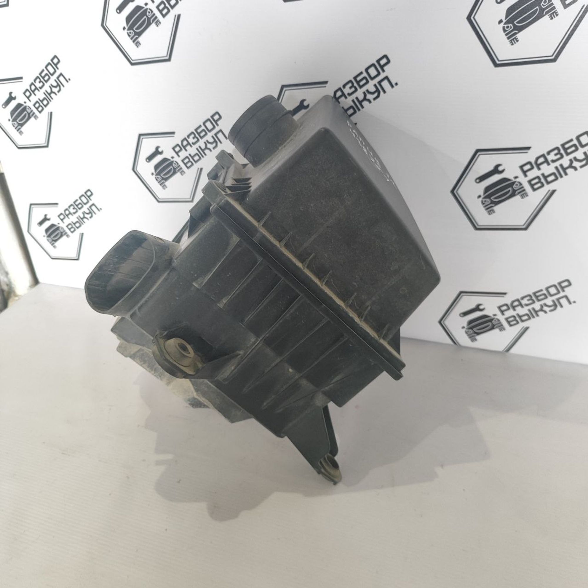 https://ycs.partsauto.market/partsauto-images/thmbs/userImages/cb9901e562a4f410bd4f9bf80c21d094/part/ad8700a8-7271-44dd-8e0d-00e589fca022_1781247106185.jpg