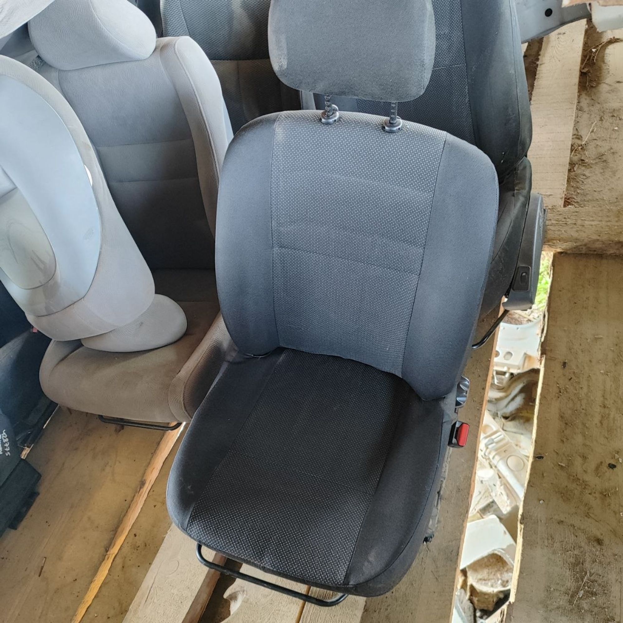https://ycs.partsauto.market/partsauto-images/thmbs/userImages/cb9901e562a4f410bd4f9bf80c21d094/part/b864cd10-a916-498c-8808-fe17d8296429_1784536559311.jpg