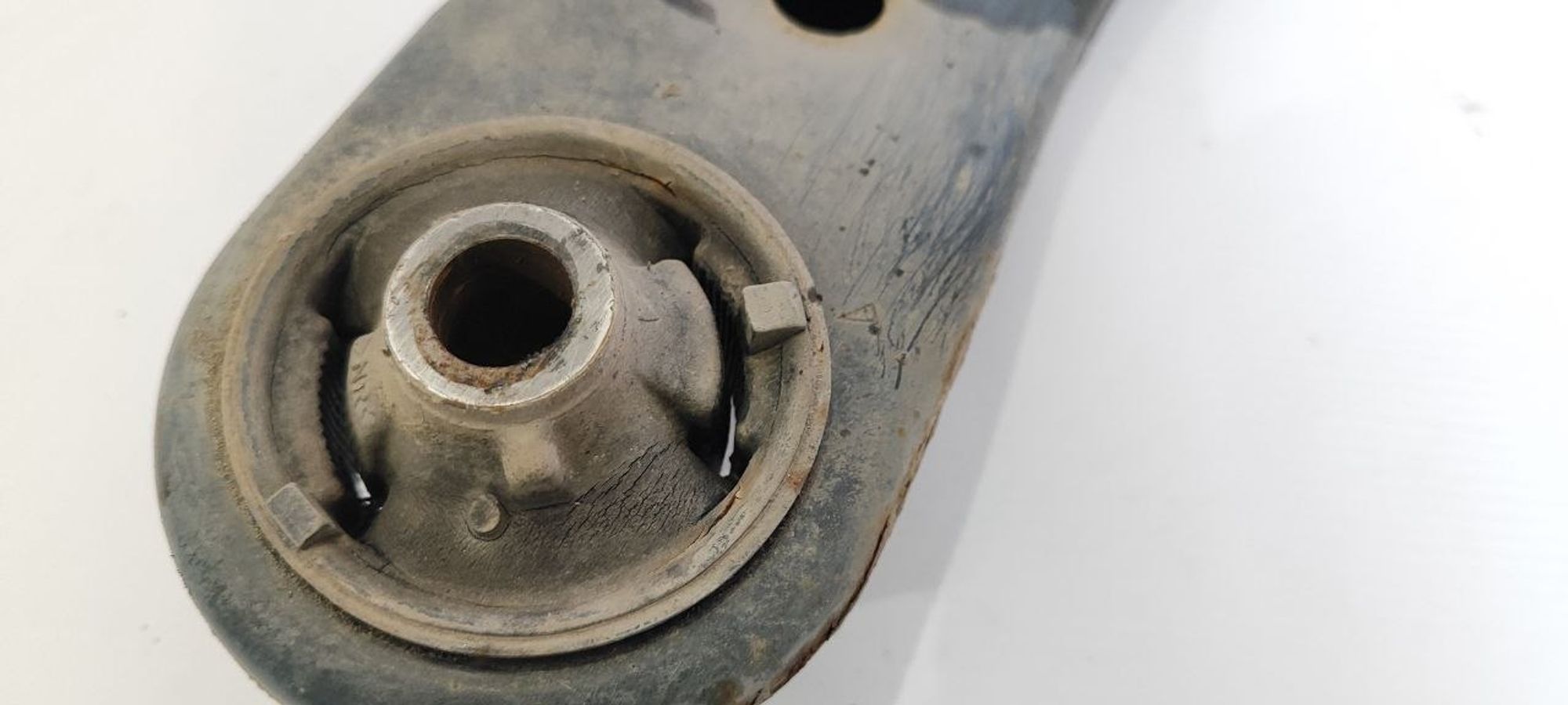 https://ycs.partsauto.market/partsauto-images/thmbs/userImages/cb9901e562a4f410bd4f9bf80c21d094/part/b9d8d48e-3f0a-408e-aa3b-0ee2c67728cb_1777362299199.jpg