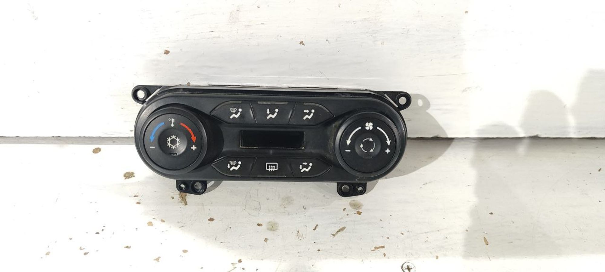 https://ycs.partsauto.market/partsauto-images/thmbs/userImages/cb9901e562a4f410bd4f9bf80c21d094/part/c53674e0-4746-4ff7-8bb9-fb09e3a20f17_1764825252162.jpg