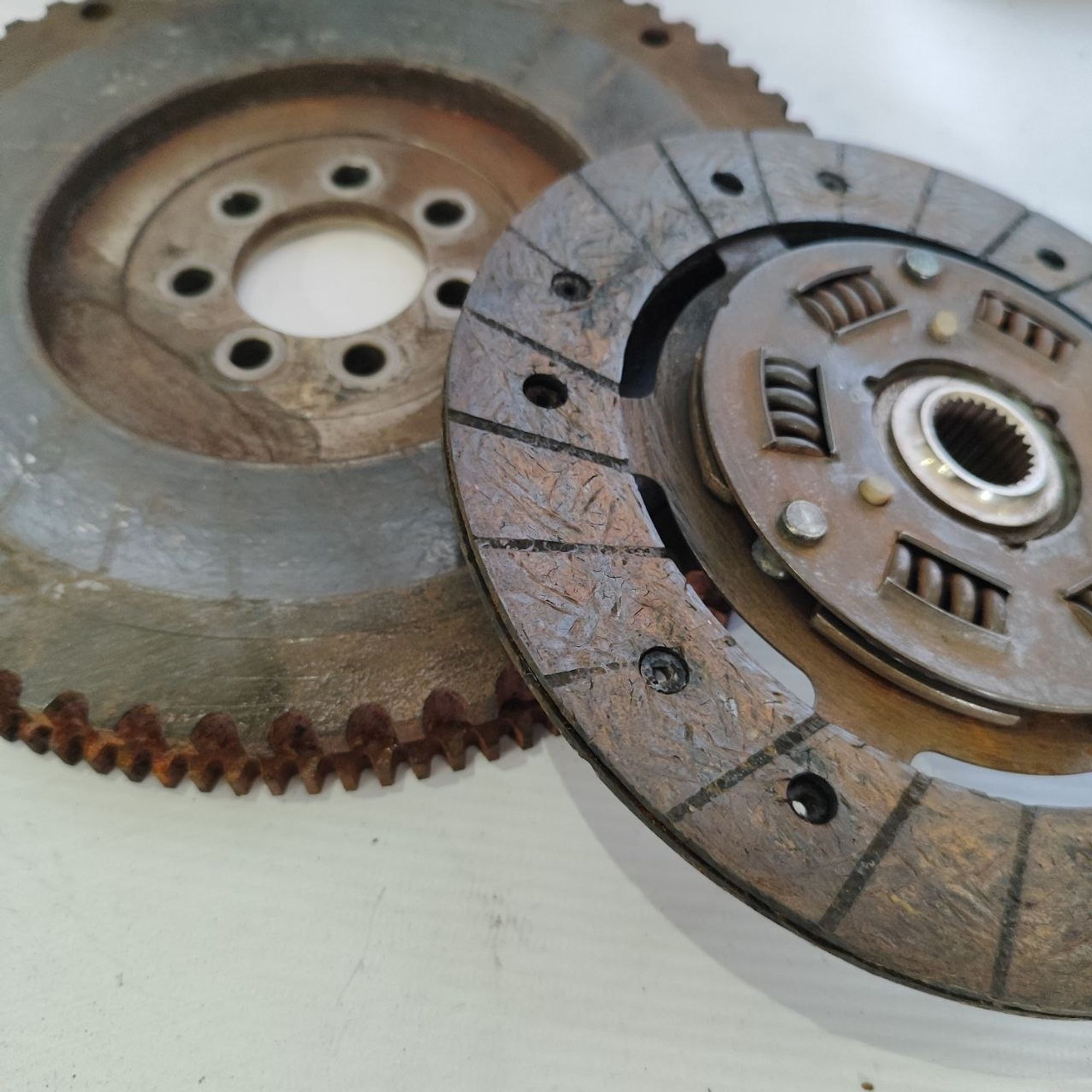 https://ycs.partsauto.market/partsauto-images/thmbs/userImages/cb9901e562a4f410bd4f9bf80c21d094/part/d6ddfa27-dbec-4eae-8709-057392ee3aba_1778580749954.jpg