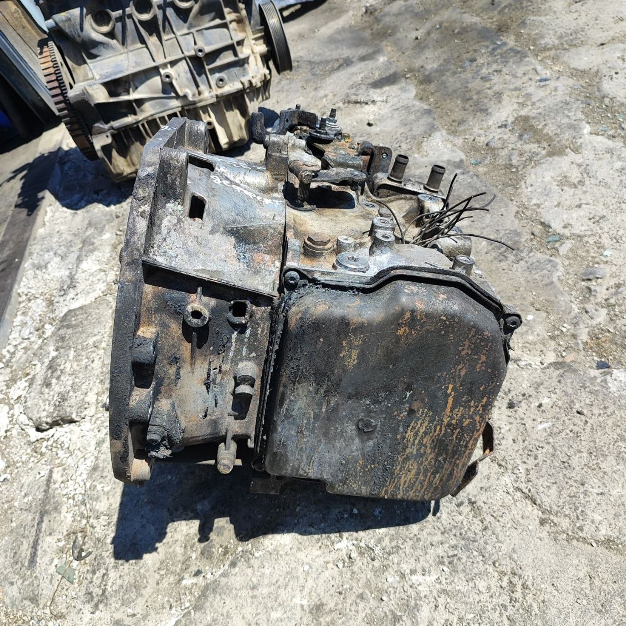 https://ycs.partsauto.market/partsauto-images/thmbs/userImages/cb9901e562a4f410bd4f9bf80c21d094/part/d9d0d332-f04b-4c39-868b-d76411d9c18c_1779946975607.jpg