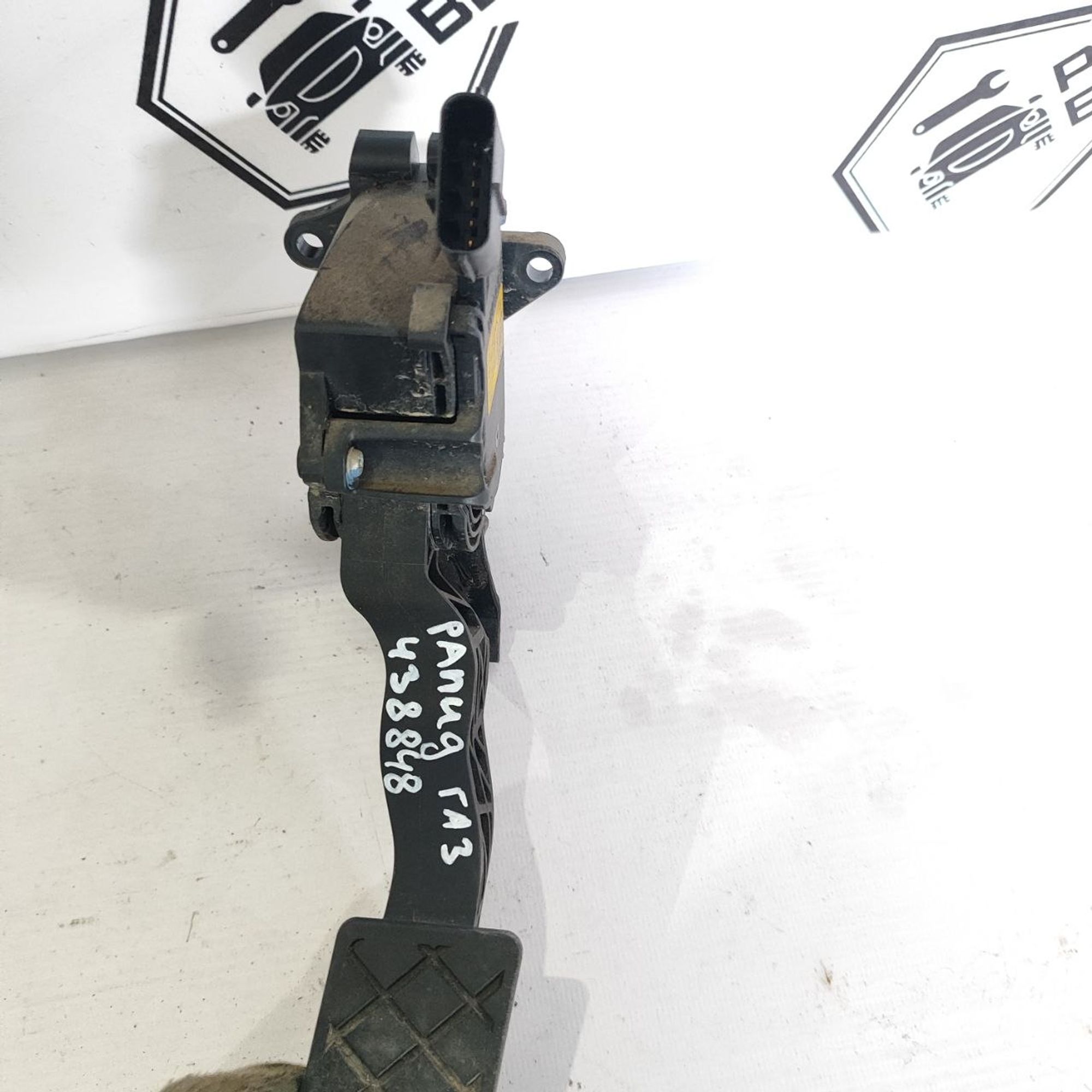 https://ycs.partsauto.market/partsauto-images/thmbs/userImages/cb9901e562a4f410bd4f9bf80c21d094/part/e3dd5f26-ce2e-471d-8059-c180e96513e7_1781595863530.jpg