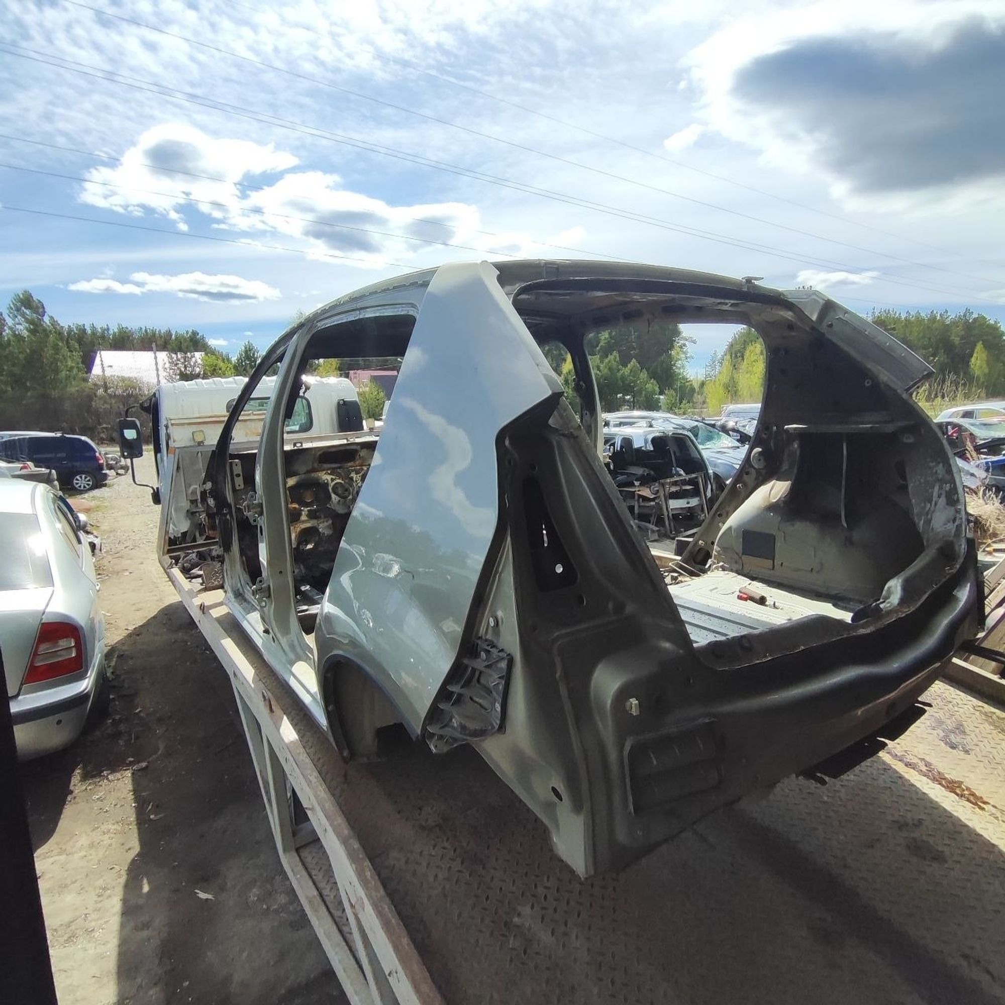 https://ycs.partsauto.market/partsauto-images/thmbs/userImages/cb9901e562a4f410bd4f9bf80c21d094/part/e5882727-aacd-4915-bd78-507e5918262c_1778666424190.jpg