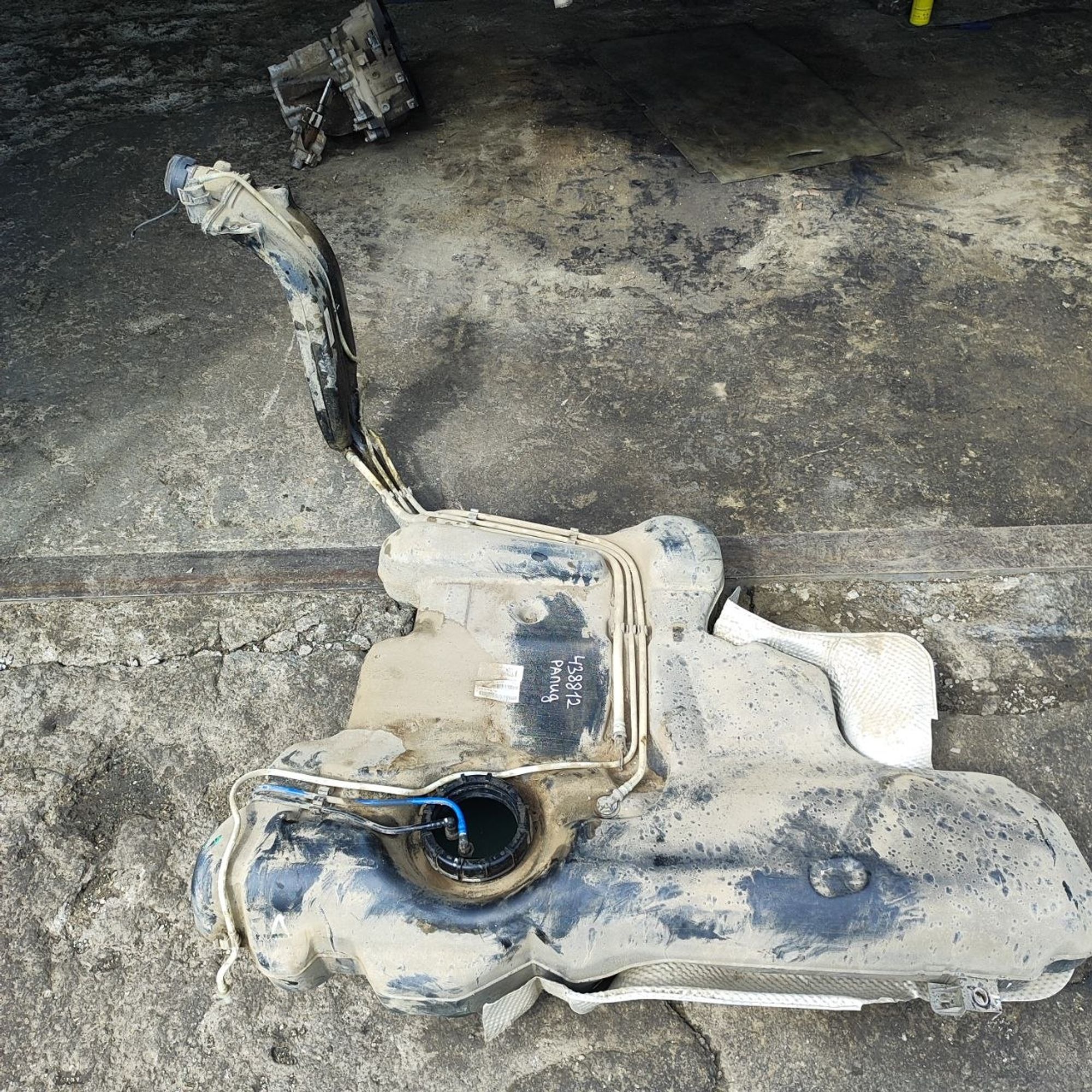 https://ycs.partsauto.market/partsauto-images/thmbs/userImages/cb9901e562a4f410bd4f9bf80c21d094/part/ee94103d-7a14-4123-ae6b-6679488ee929_1781585758151.jpg