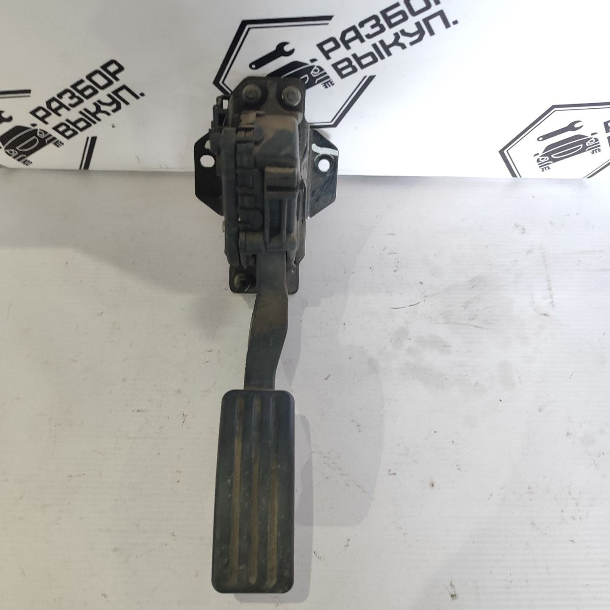 https://ycs.partsauto.market/partsauto-images/thmbs/userImages/cb9901e562a4f410bd4f9bf80c21d094/part/efab99cf-cdf3-4433-956f-46f70665a2bd_1782801502441.jpg