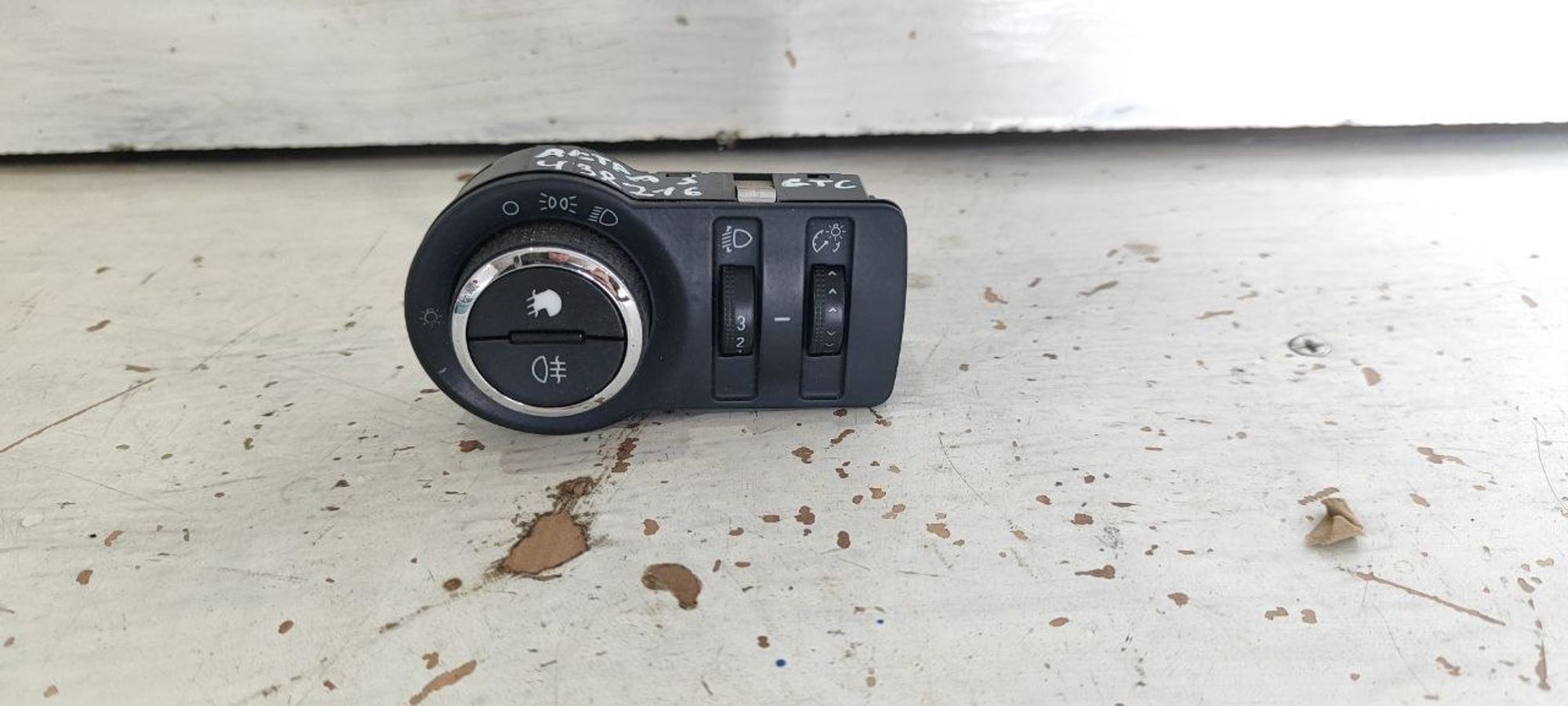 https://ycs.partsauto.market/partsauto-images/thmbs/userImages/cb9901e562a4f410bd4f9bf80c21d094/part/f33fb7d4-4090-469f-8e23-2b8ef38b7944_1774850002000.jpg