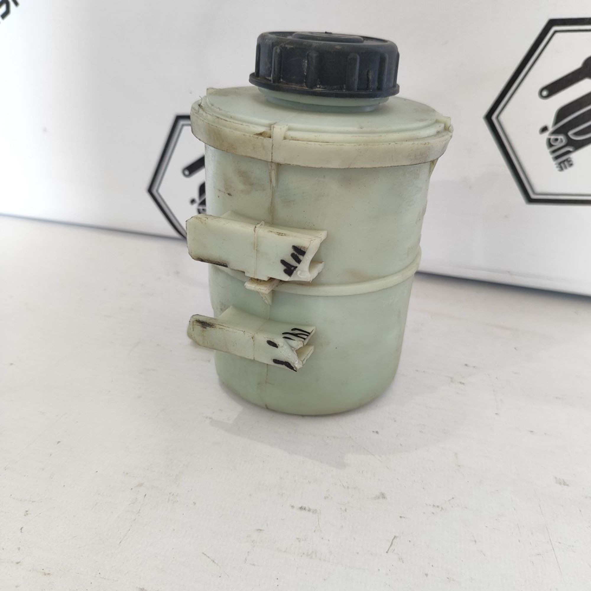 https://ycs.partsauto.market/partsauto-images/thmbs/userImages/cb9901e562a4f410bd4f9bf80c21d094/part/f8c5e0fe-9c77-470e-9887-65d7c279e096_1782468528111.jpg