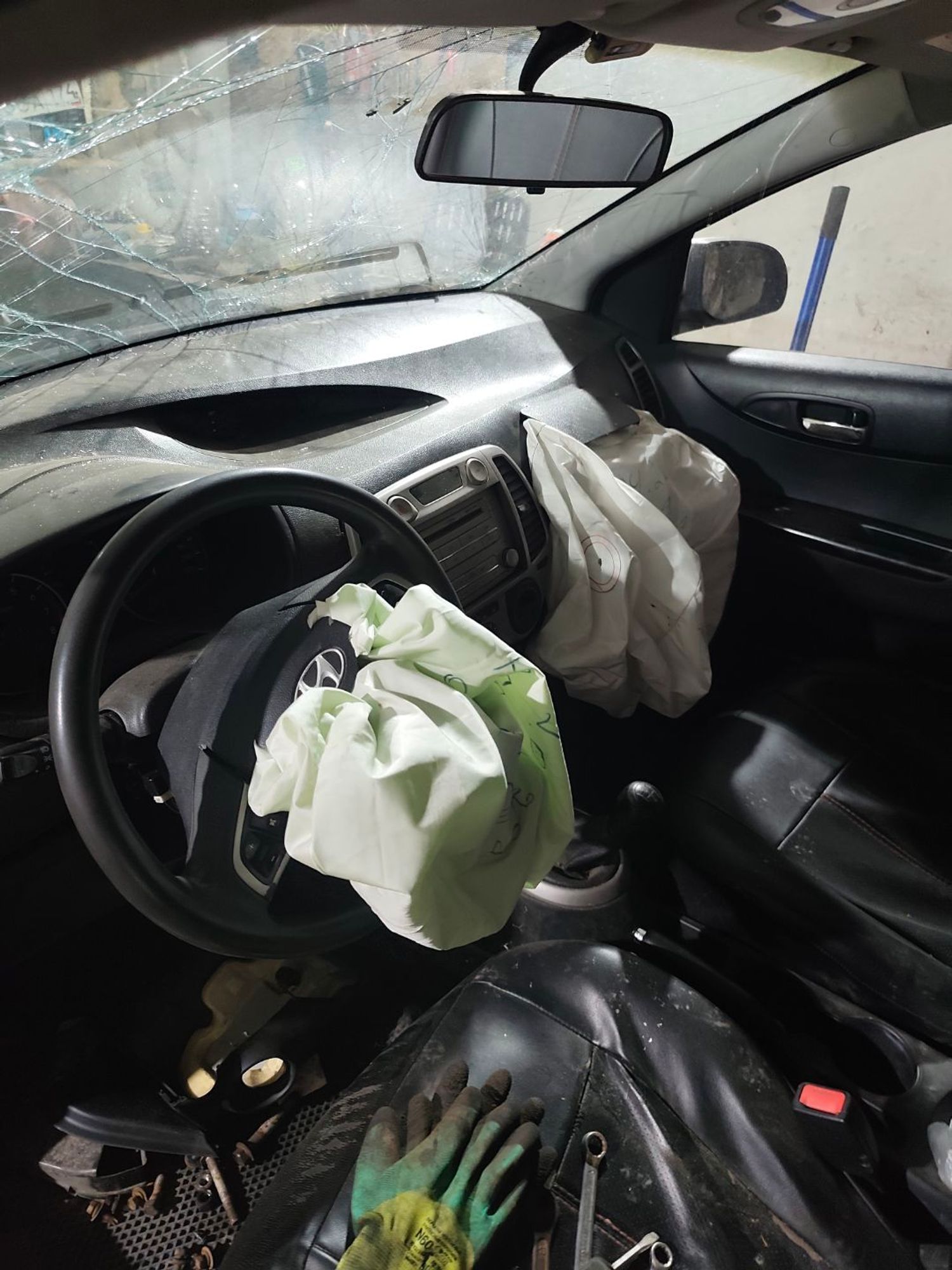 https://ycs.partsauto.market/partsauto-images/thmbs/userImages/cca1856e256b5441544f9aba03b424a6/car/5148f93e-7194-47ca-892a-3e5350870e9f_1782542451624.jpg