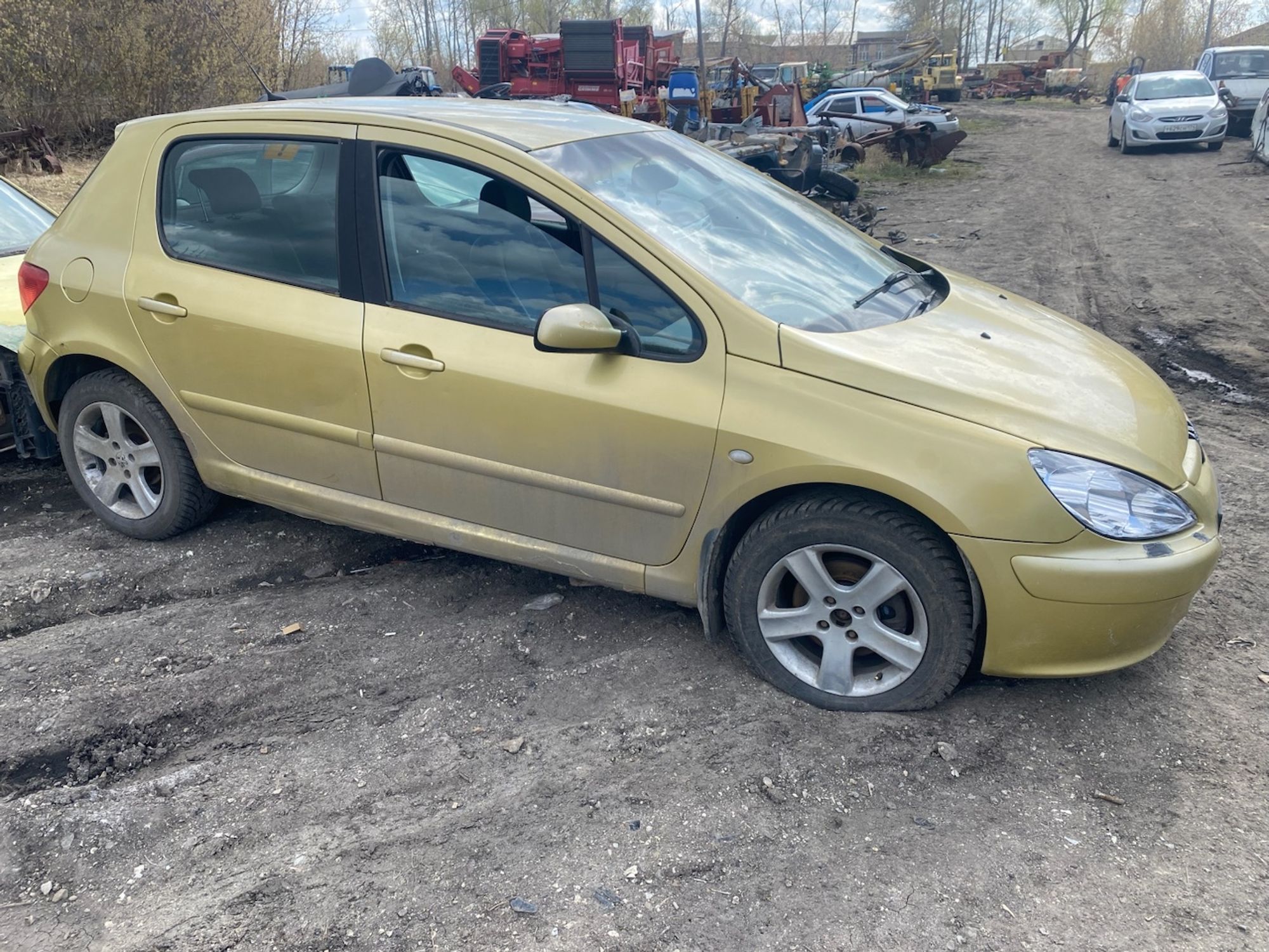 https://ycs.partsauto.market/partsauto-images/thmbs/userImages/cca1856e256b5441544f9aba03b424a6/car/79a25e94-0aee-4f78-accb-0a75aed86907_1777371993978.jpg