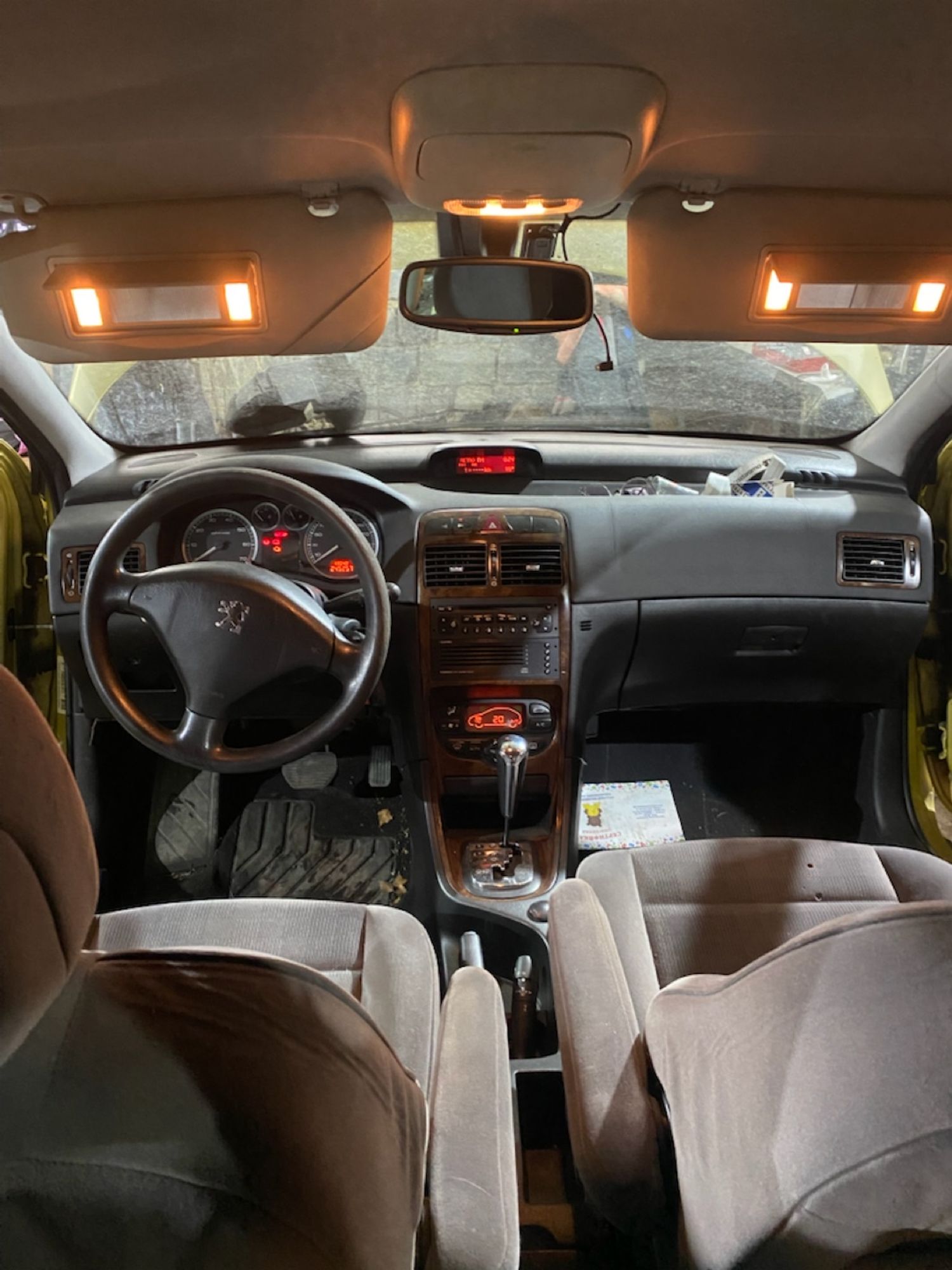 https://ycs.partsauto.market/partsauto-images/thmbs/userImages/cca1856e256b5441544f9aba03b424a6/car/90622043-b5cd-4dec-80df-c456f7b180de_1777371997916.jpg