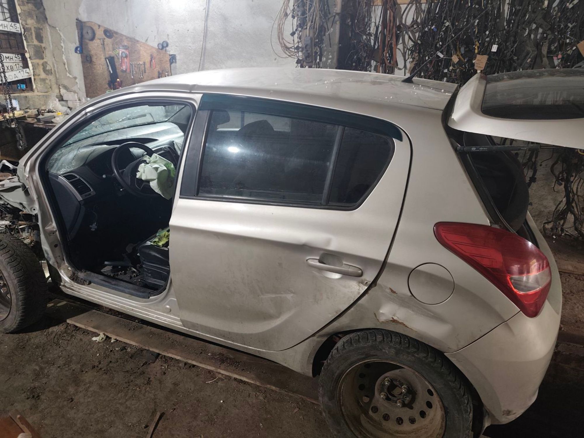 https://ycs.partsauto.market/partsauto-images/thmbs/userImages/cca1856e256b5441544f9aba03b424a6/car/bbd268af-53e3-4553-b3bf-cc2183d26809_1782542453299.jpg