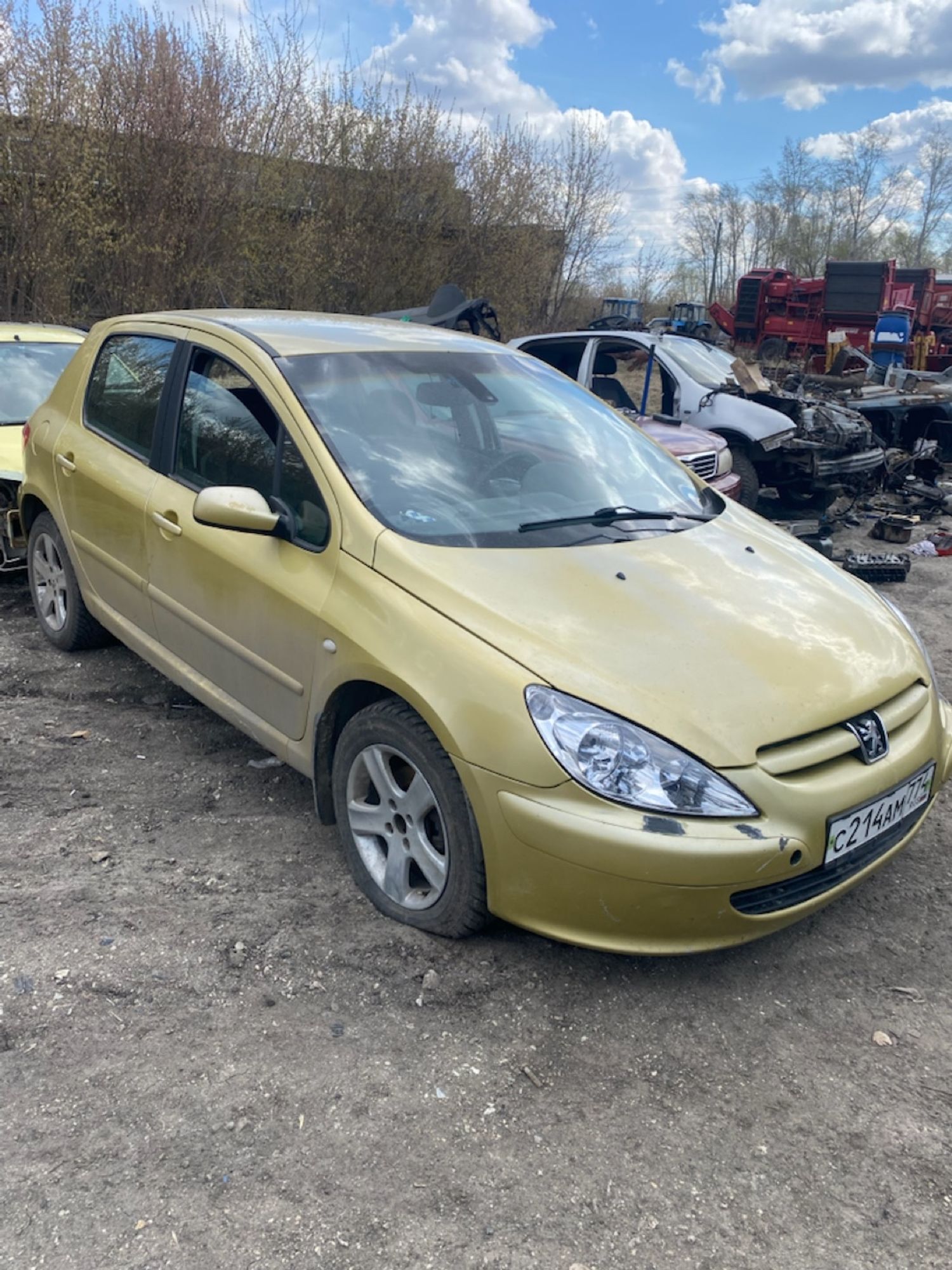 https://ycs.partsauto.market/partsauto-images/thmbs/userImages/cca1856e256b5441544f9aba03b424a6/car/d55b6a79-f2c4-4c2d-9ad6-854cb63c49aa_1777371988306.jpg