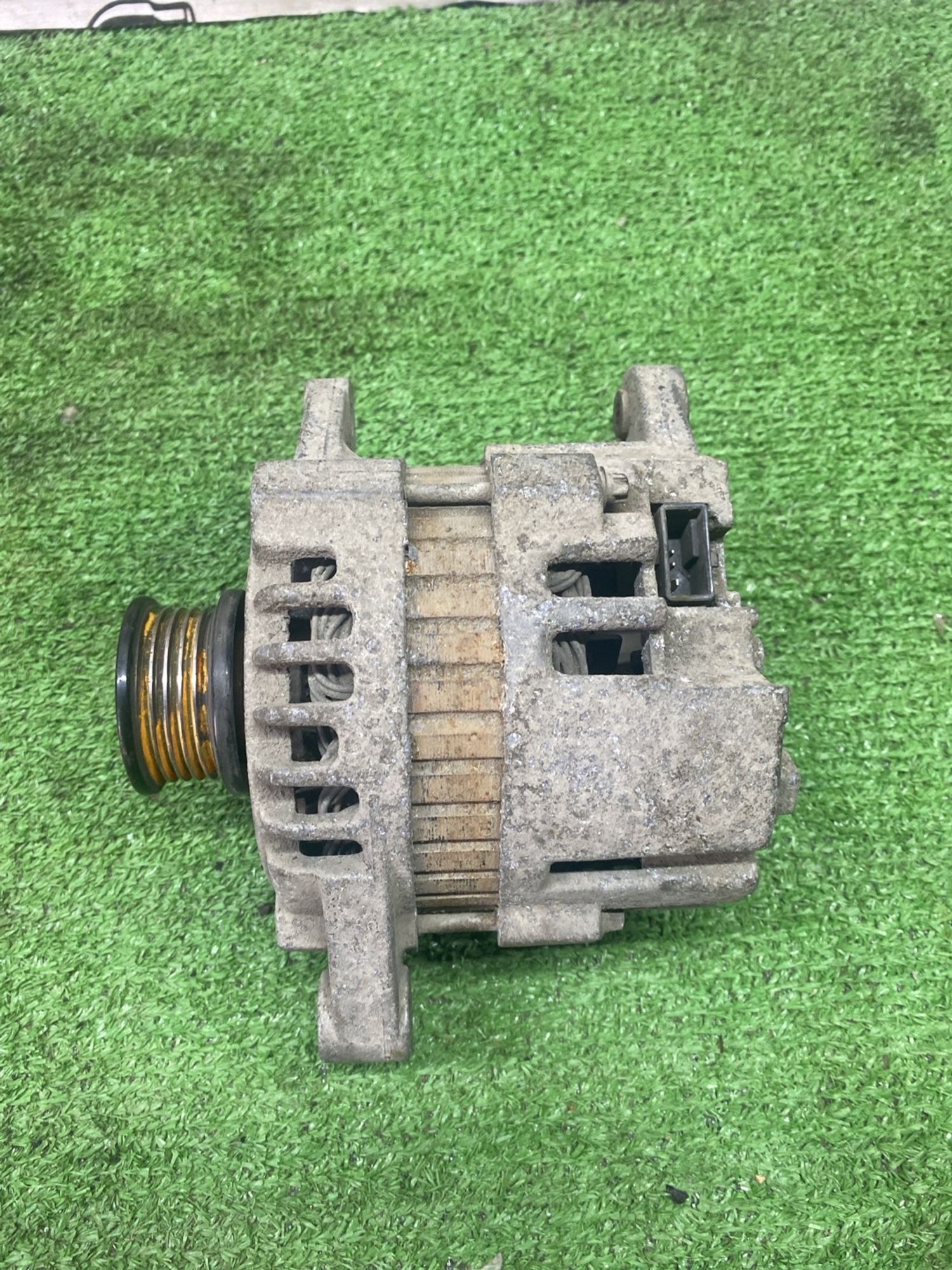 https://ycs.partsauto.market/partsauto-images/thmbs/userImages/cca1856e256b5441544f9aba03b424a6/part/0139e530-b709-41a1-a521-3af8a093fcb0_1777276221459.jpg