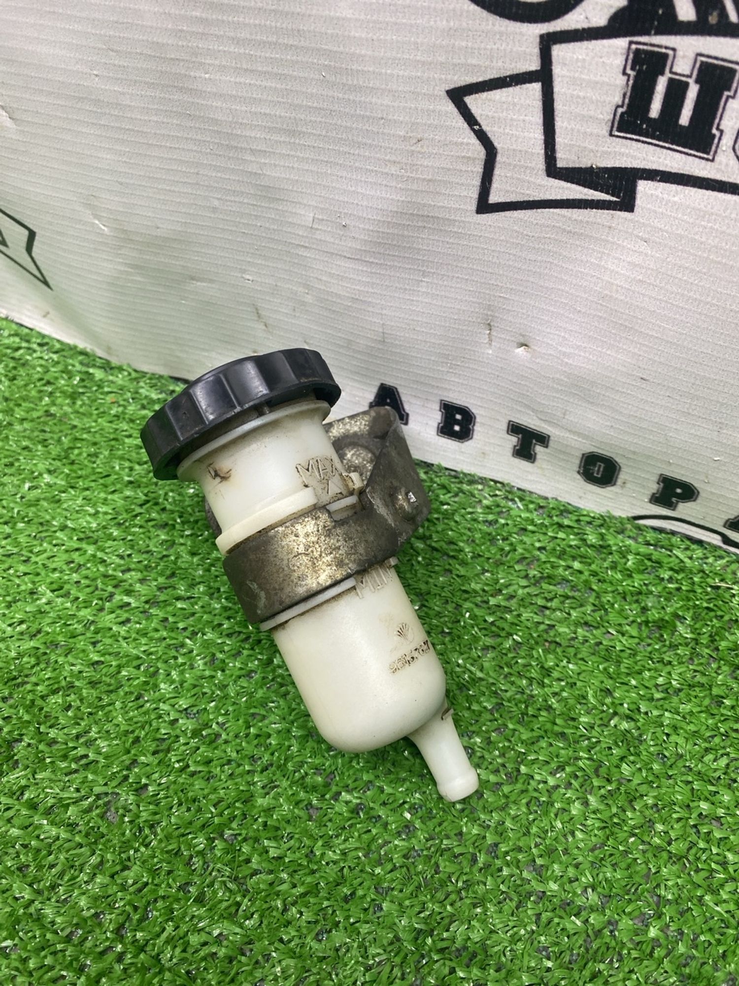 https://ycs.partsauto.market/partsauto-images/thmbs/userImages/cca1856e256b5441544f9aba03b424a6/part/054db46a-e6c6-44e2-ac28-04e8ee4e84a9_1780558994114.jpg