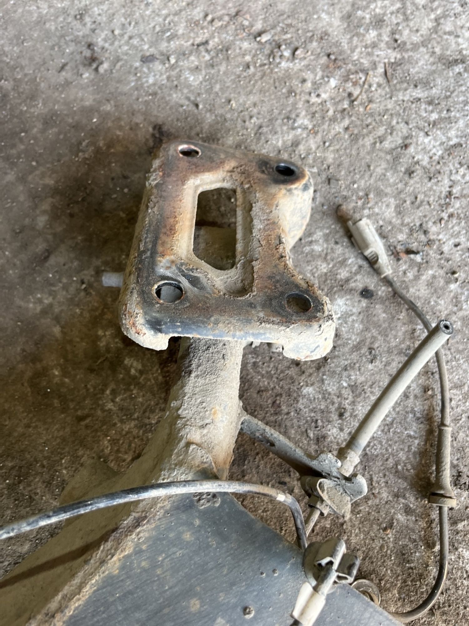 https://ycs.partsauto.market/partsauto-images/thmbs/userImages/cca1856e256b5441544f9aba03b424a6/part/05b31524-0837-4ad5-9c18-5192e482693e_1778061530482.jpg