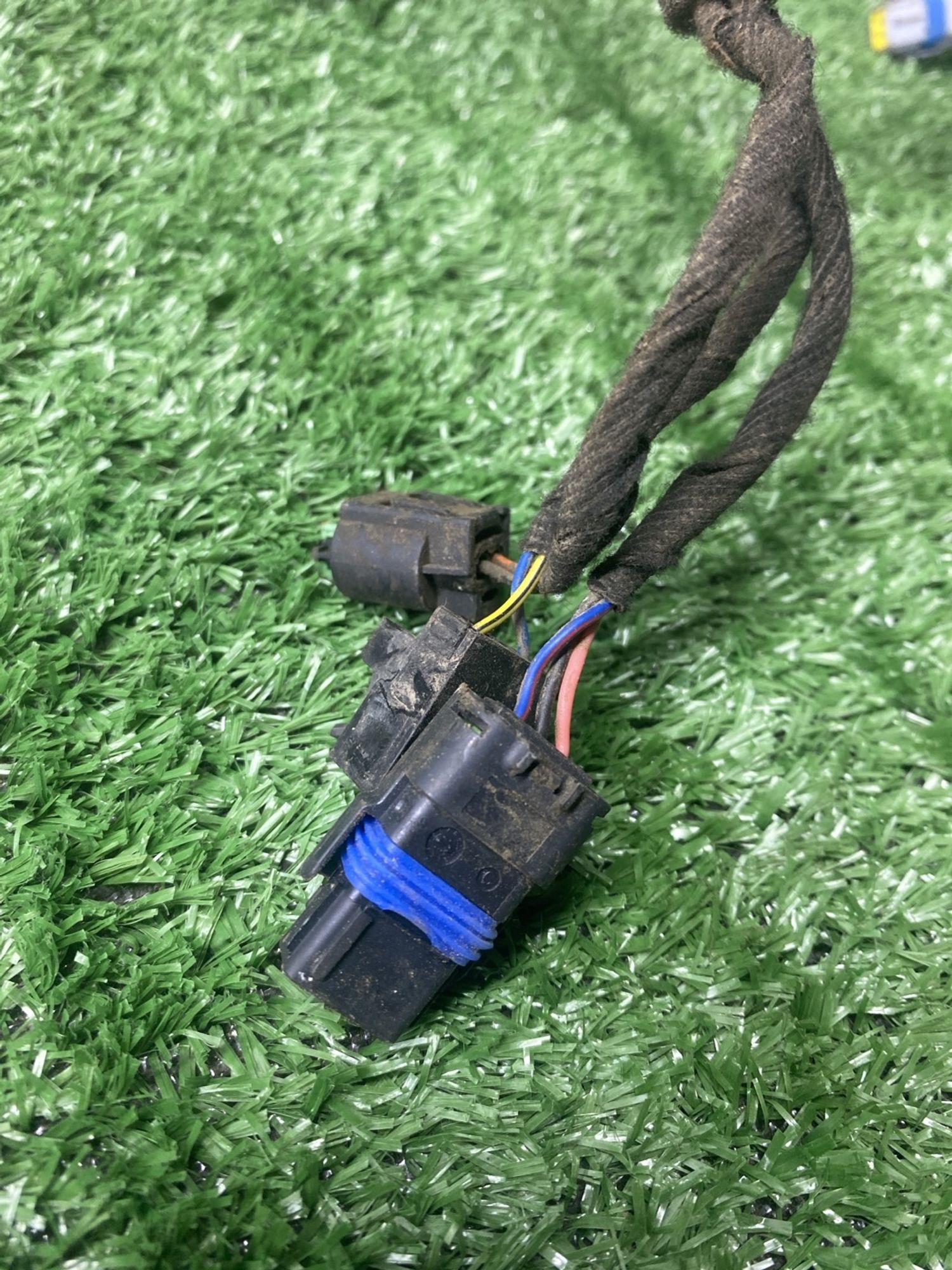 https://ycs.partsauto.market/partsauto-images/thmbs/userImages/cca1856e256b5441544f9aba03b424a6/part/0a79bcdf-2fa5-4c99-b292-01a9defeb970_1781086103393.jpg