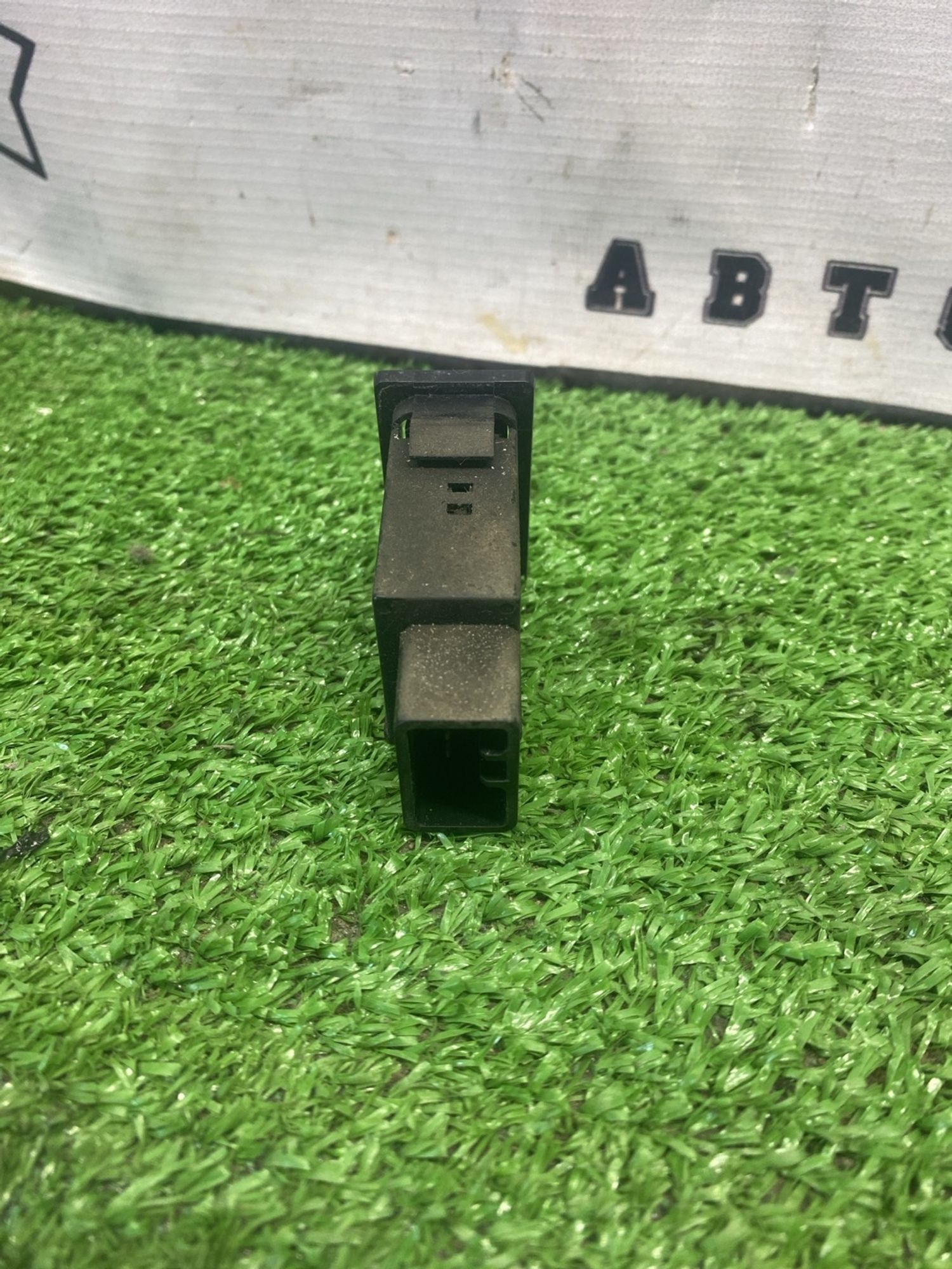 https://ycs.partsauto.market/partsauto-images/thmbs/userImages/cca1856e256b5441544f9aba03b424a6/part/0b7bb880-0f90-47ce-ae11-d0c2141df9de_1775046163648.jpg