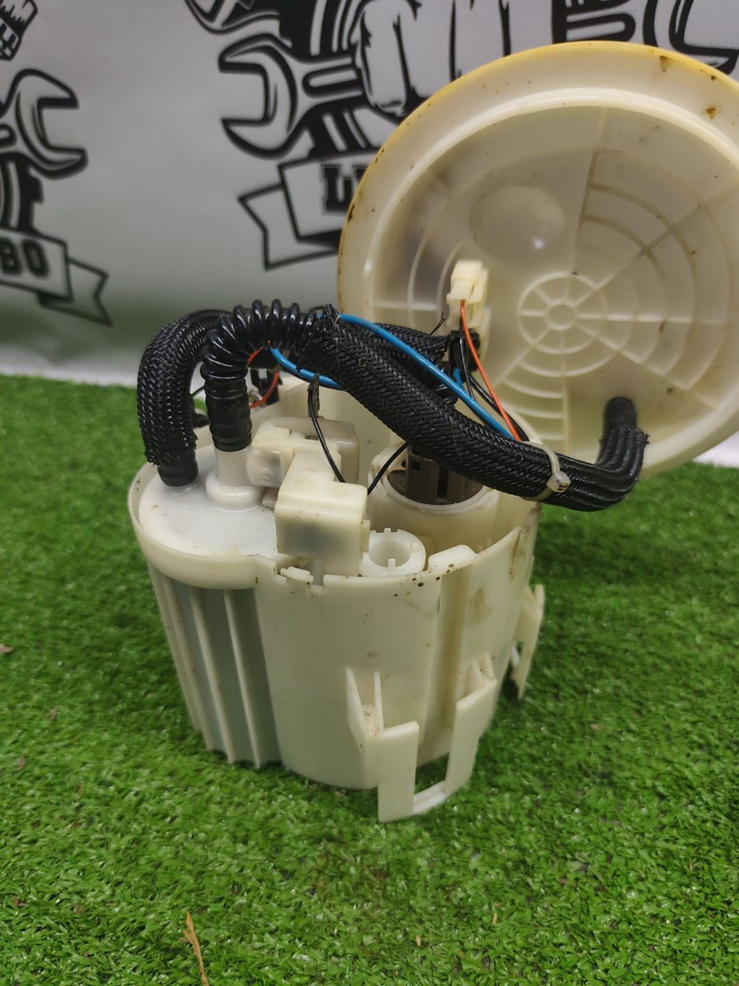 https://ycs.partsauto.market/partsauto-images/thmbs/userImages/cca1856e256b5441544f9aba03b424a6/part/0c1c6956-cdcb-4a82-88dc-cd64eb0ff58f_1783679356379.jpg