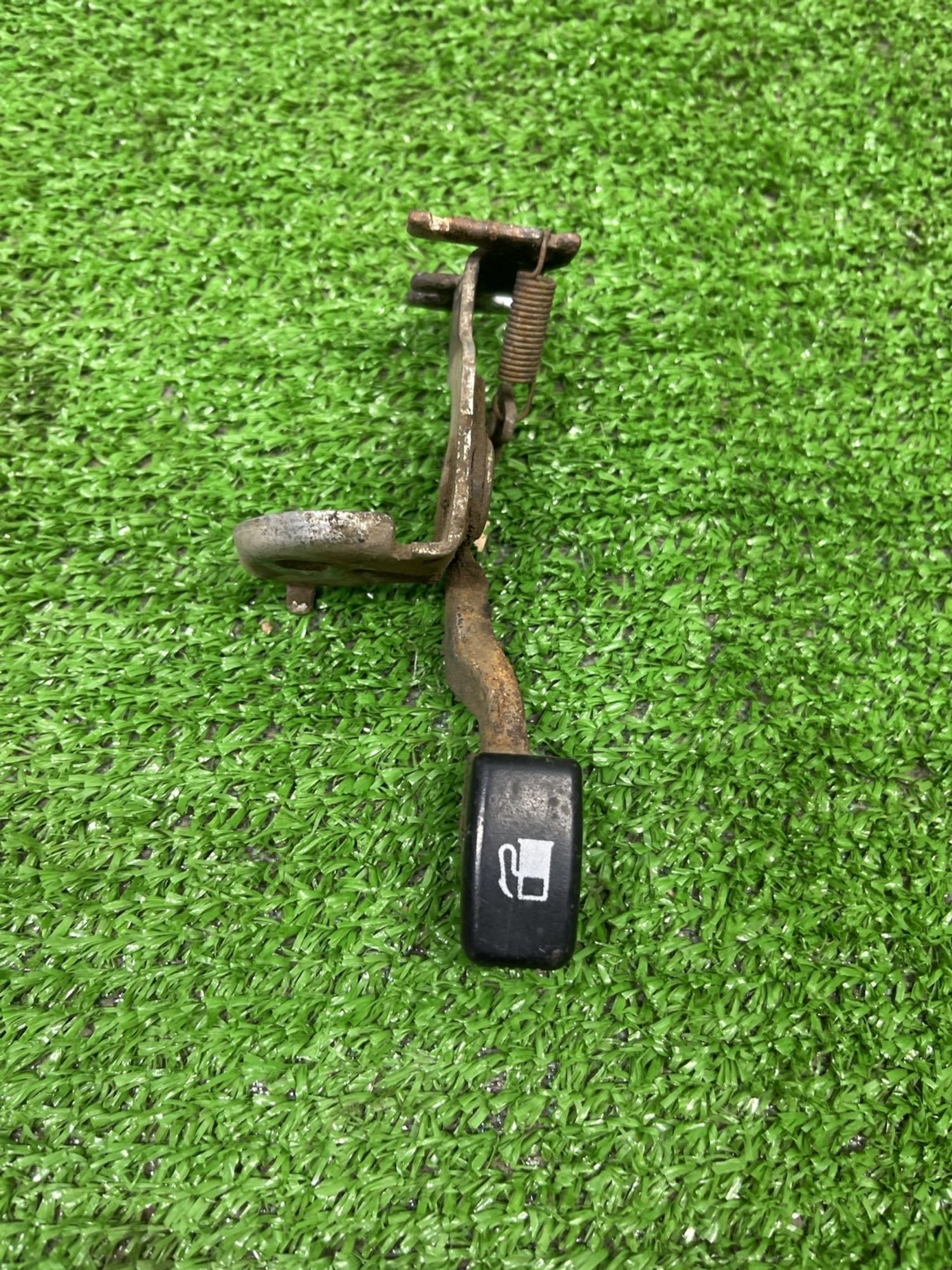 https://ycs.partsauto.market/partsauto-images/thmbs/userImages/cca1856e256b5441544f9aba03b424a6/part/0da3cc17-6208-4a83-974d-73660888d894_1782546948117.jpg