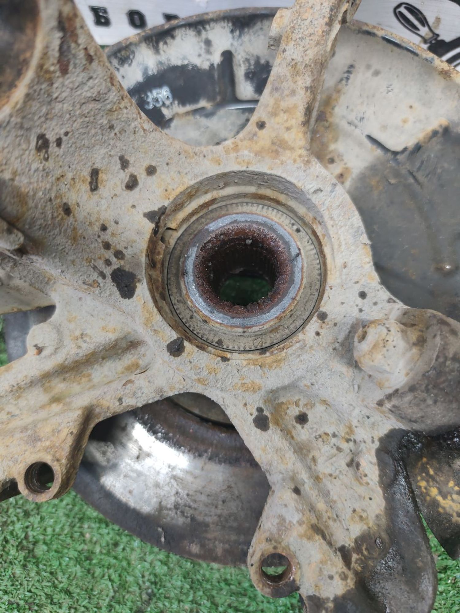 https://ycs.partsauto.market/partsauto-images/thmbs/userImages/cca1856e256b5441544f9aba03b424a6/part/1361cdca-cb3e-4b3d-8284-f9e2c51a52ec_1778754242977.jpg