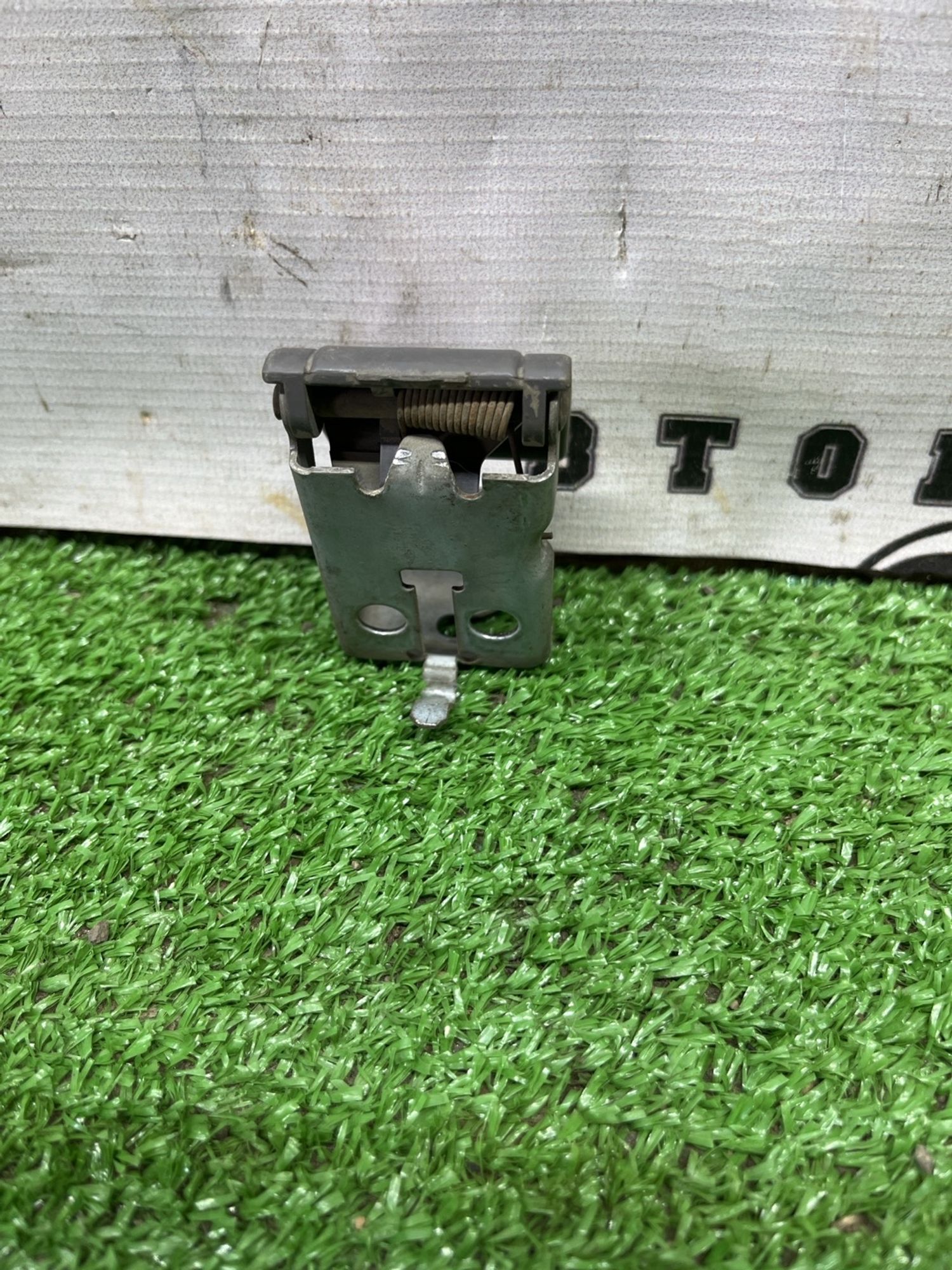 https://ycs.partsauto.market/partsauto-images/thmbs/userImages/cca1856e256b5441544f9aba03b424a6/part/15f81212-f2ed-4b76-8055-8e7a5513667e_1775648611087.jpg