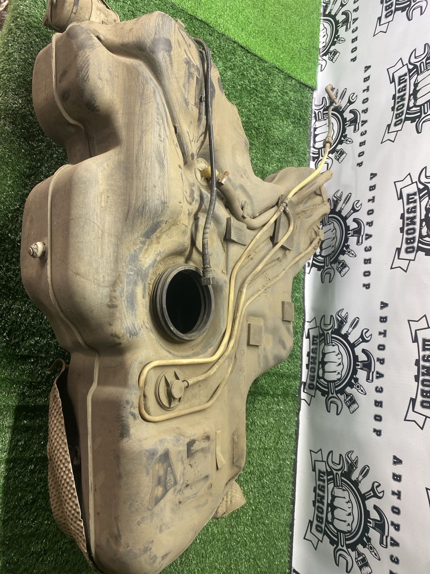https://ycs.partsauto.market/partsauto-images/thmbs/userImages/cca1856e256b5441544f9aba03b424a6/part/15fea570-85a5-40d5-a70f-0be4f0e36ef7_1781084644811.jpg