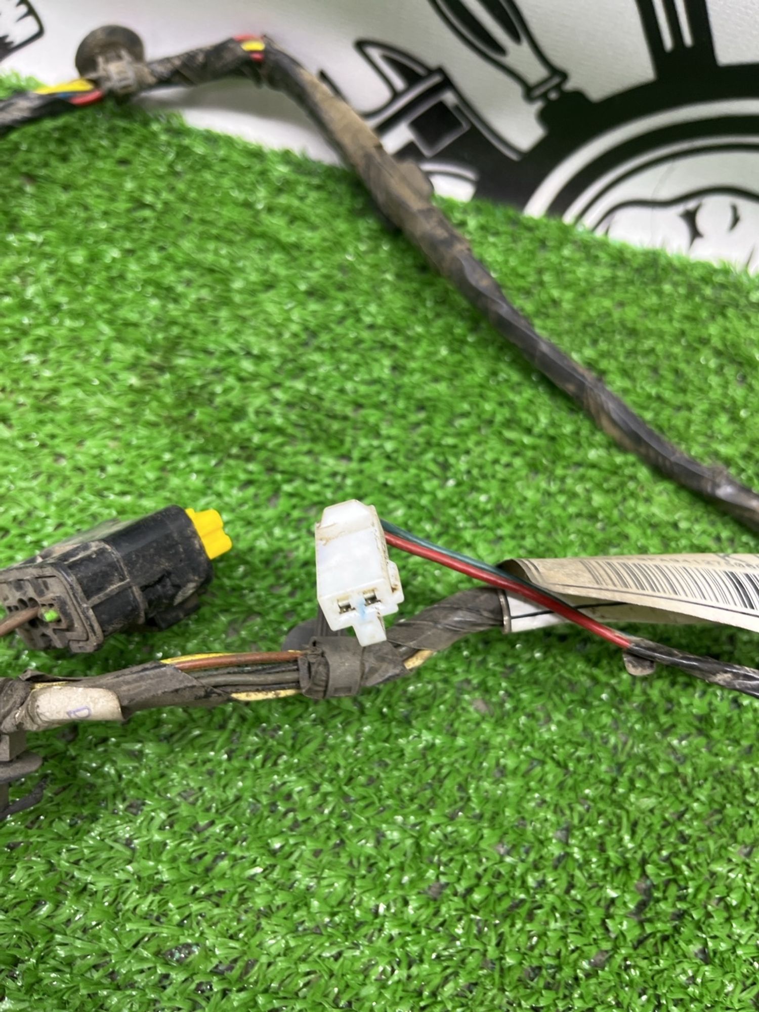 https://ycs.partsauto.market/partsauto-images/thmbs/userImages/cca1856e256b5441544f9aba03b424a6/part/19898ee4-c90f-449a-9942-3fb1263ceac5_1782561705810.jpg