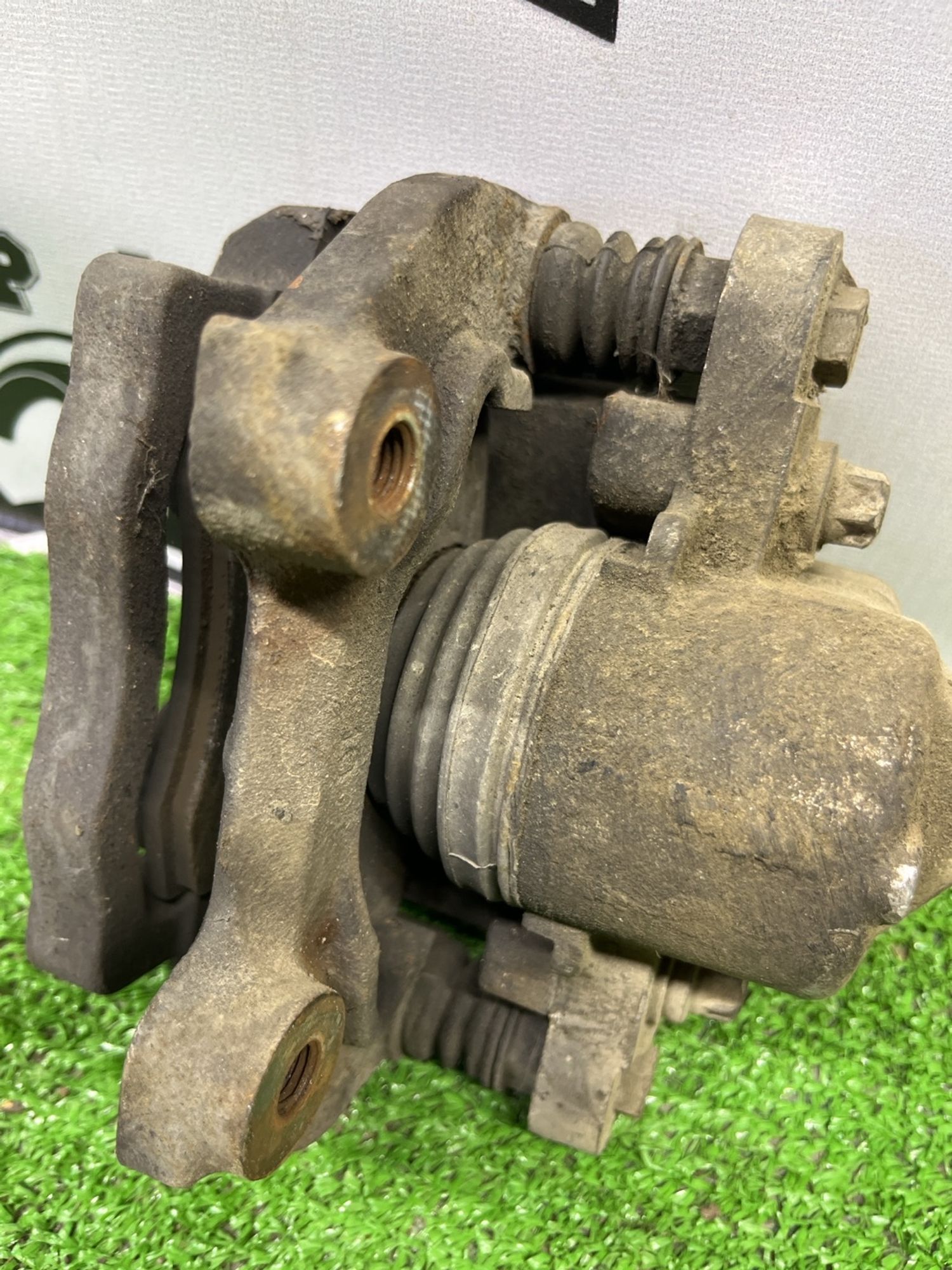 https://ycs.partsauto.market/partsauto-images/thmbs/userImages/cca1856e256b5441544f9aba03b424a6/part/1a7b4b35-4832-40c3-b017-e0dcb4ecf9a1_1783329425847.jpg
