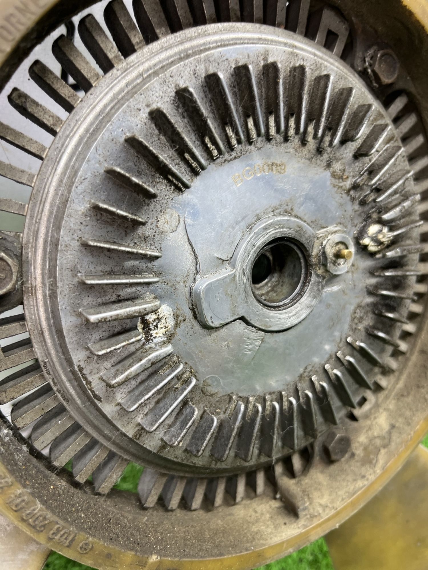 https://ycs.partsauto.market/partsauto-images/thmbs/userImages/cca1856e256b5441544f9aba03b424a6/part/1b741a3e-b624-4f4d-a72f-6132b7f0011d_1784264185390.jpg