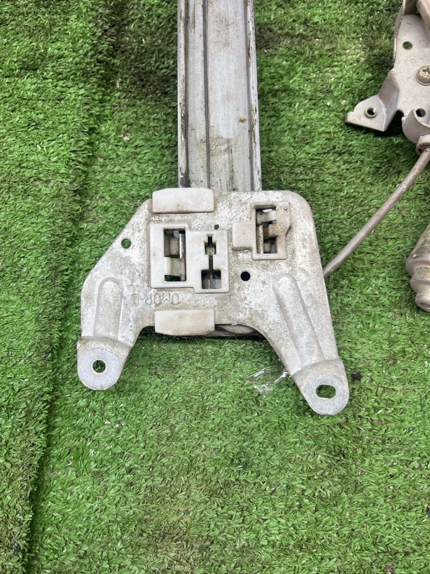 https://ycs.partsauto.market/partsauto-images/thmbs/userImages/cca1856e256b5441544f9aba03b424a6/part/1c174df1-9d3e-4084-9397-0ba8f907b3b9_1778234778966.jpg