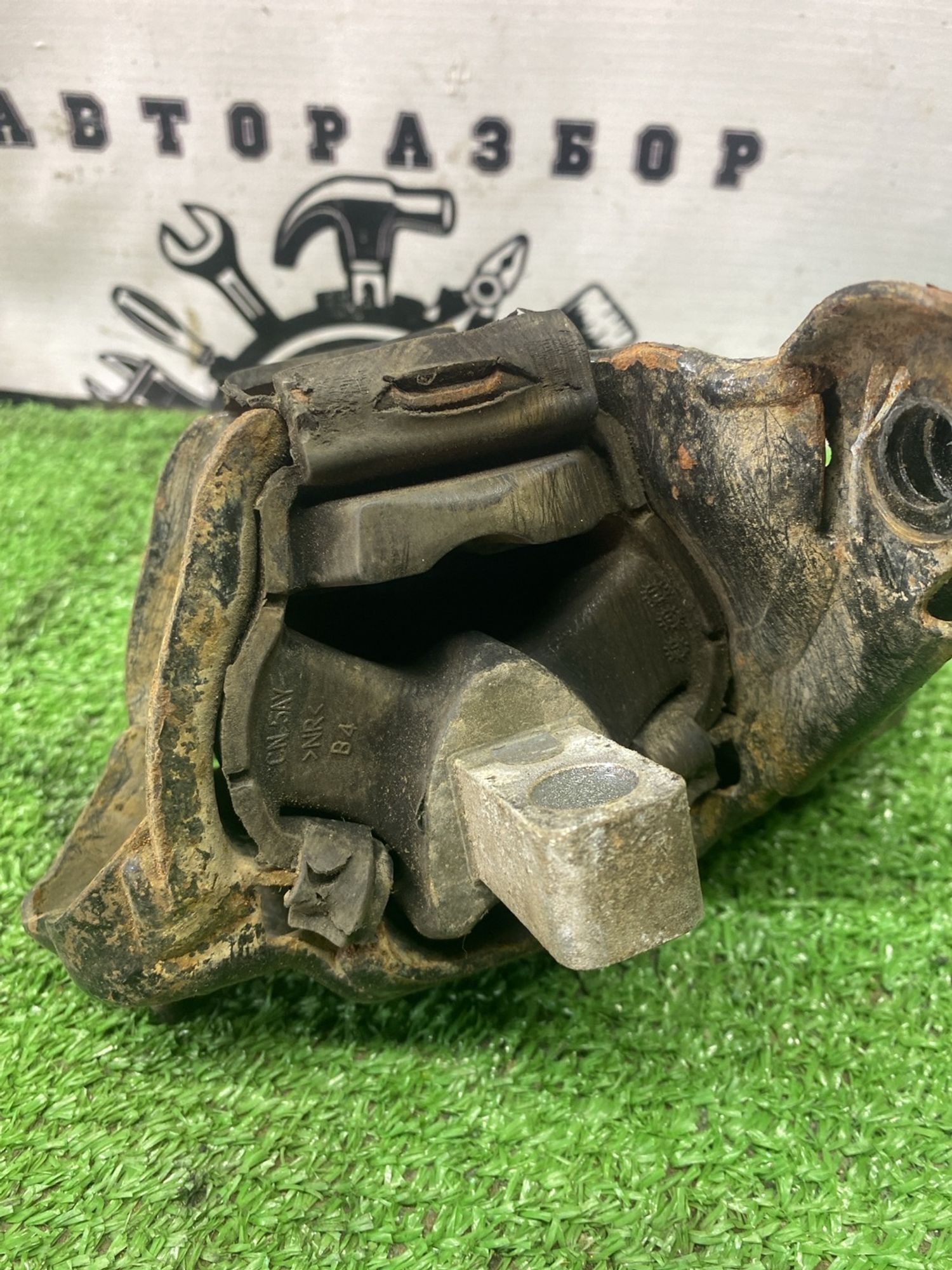 https://ycs.partsauto.market/partsauto-images/thmbs/userImages/cca1856e256b5441544f9aba03b424a6/part/1f44f602-6352-4fd9-8887-60f709990595_1779088733227.jpg