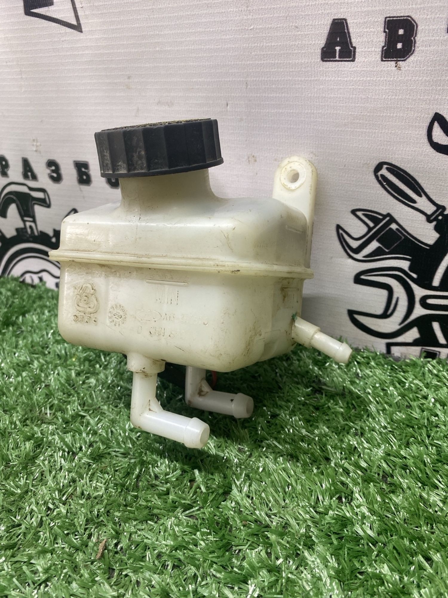 https://ycs.partsauto.market/partsauto-images/thmbs/userImages/cca1856e256b5441544f9aba03b424a6/part/1ff2f2f5-f4ad-46de-930d-65277418d705_1780912882825.jpg