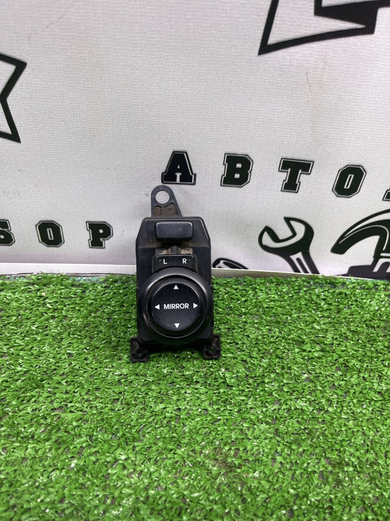 https://ycs.partsauto.market/partsauto-images/thmbs/userImages/cca1856e256b5441544f9aba03b424a6/part/219ec081-594f-4d32-bdb7-e2efff38295c_1782551595542.jpg
