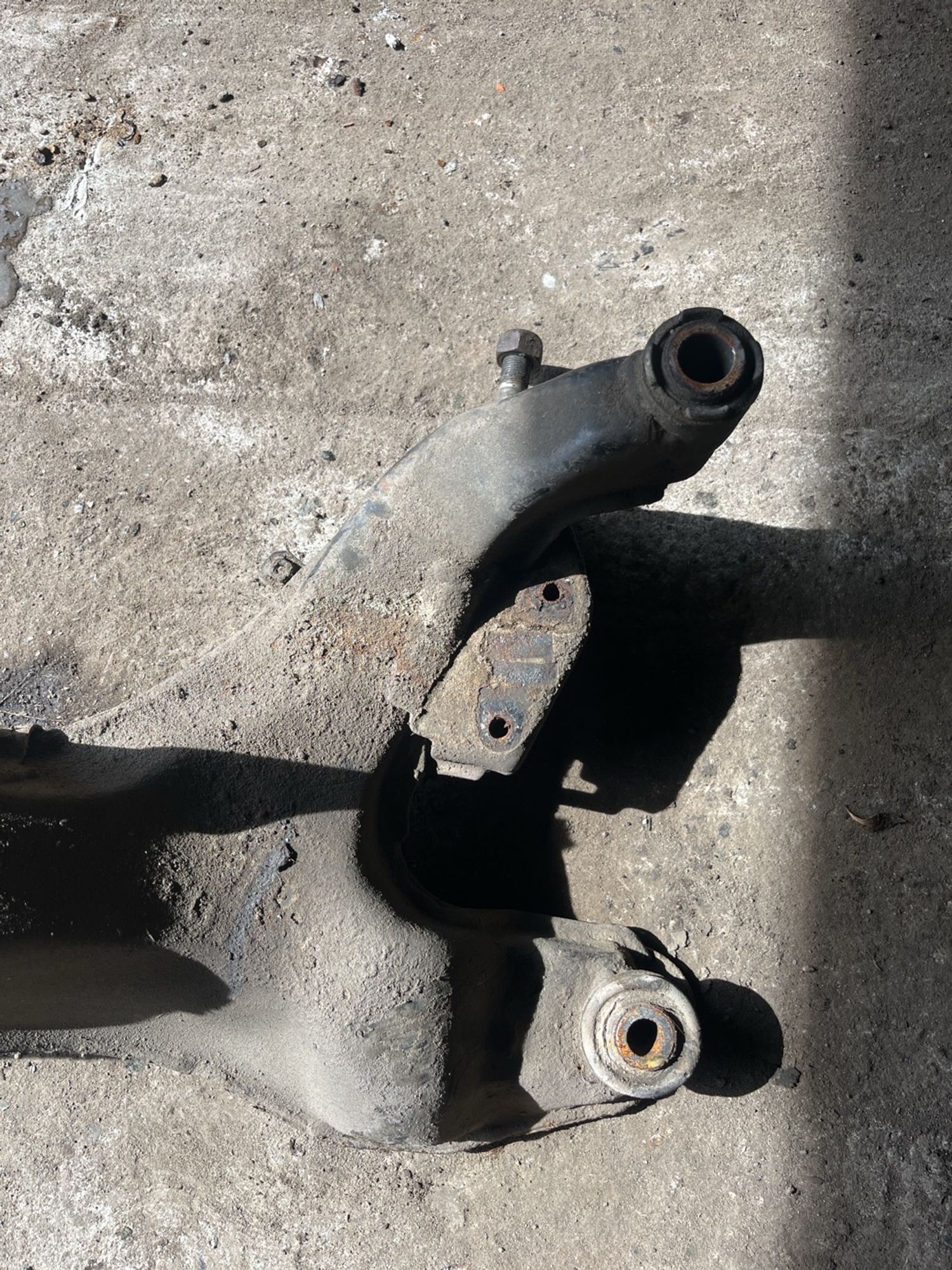 https://ycs.partsauto.market/partsauto-images/thmbs/userImages/cca1856e256b5441544f9aba03b424a6/part/250a4e33-64c7-40c7-84cc-a20b86353c70_1778734847437.jpg