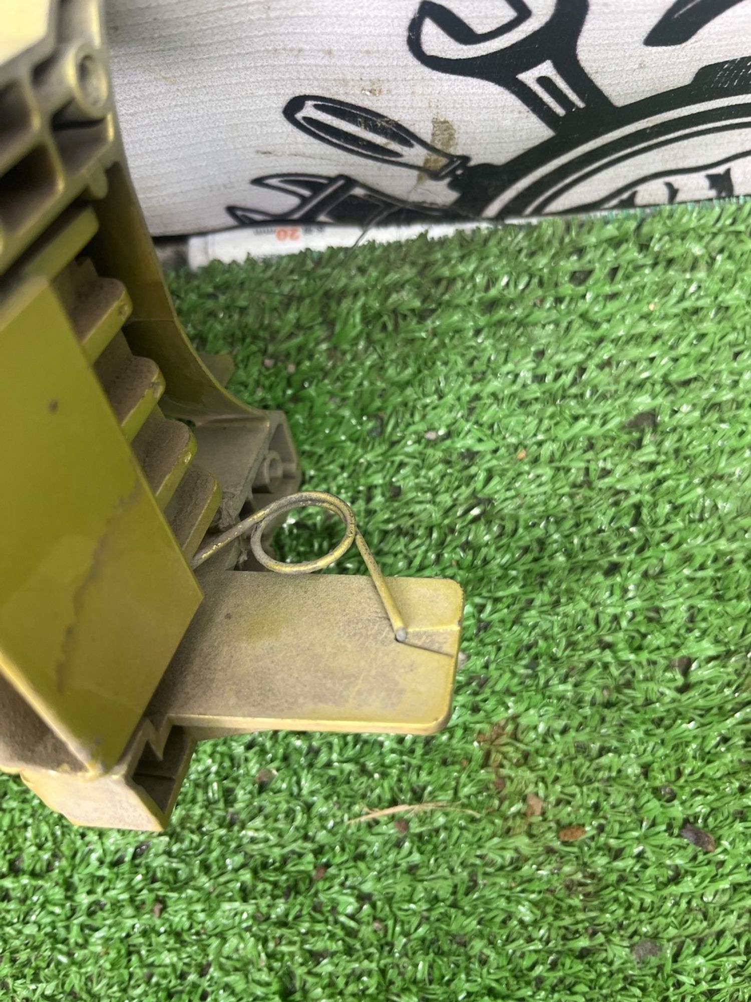https://ycs.partsauto.market/partsauto-images/thmbs/userImages/cca1856e256b5441544f9aba03b424a6/part/2651eb81-4bb2-489e-9b3d-92de58921c42_1777963633332.jpg