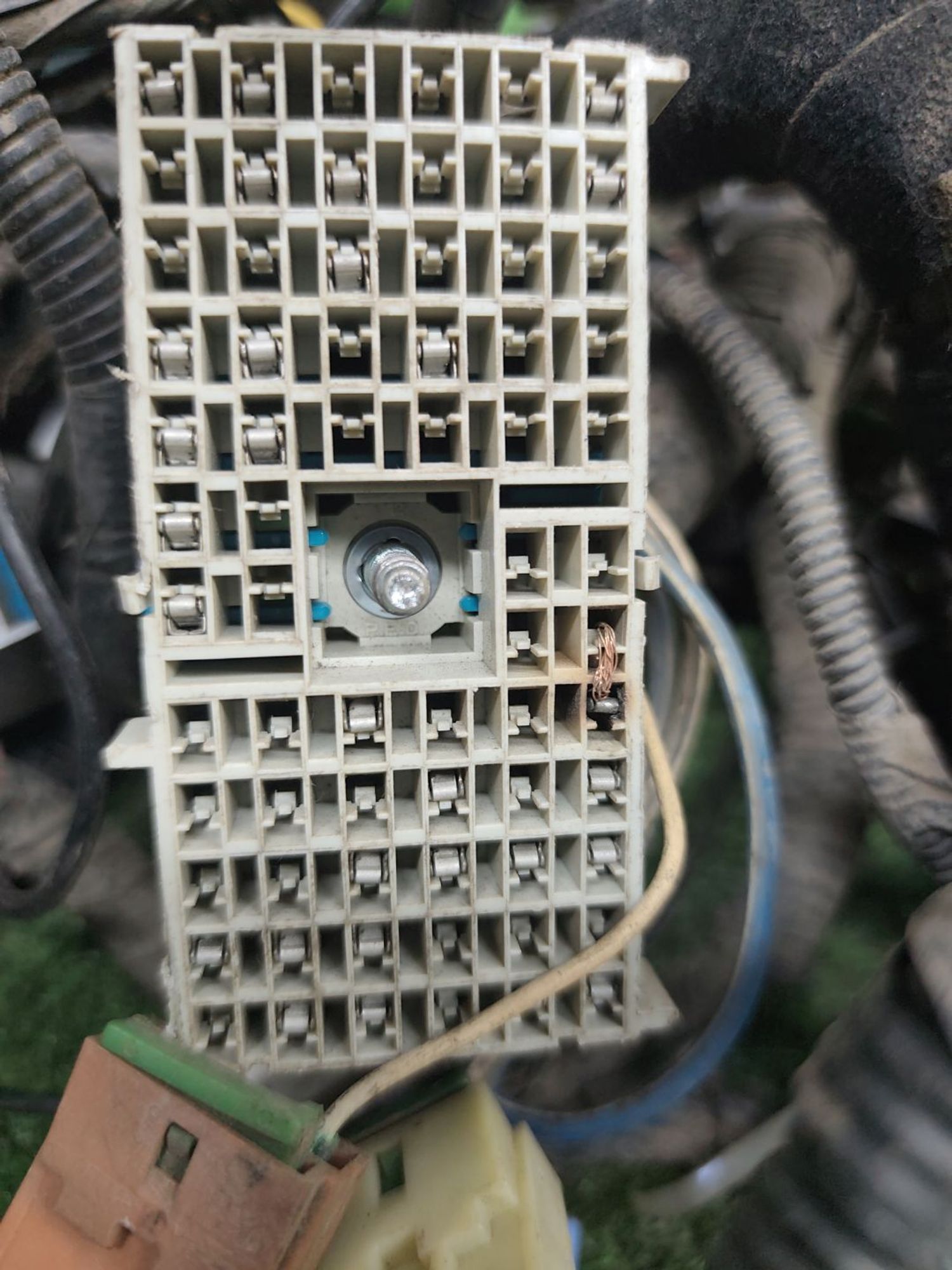 https://ycs.partsauto.market/partsauto-images/thmbs/userImages/cca1856e256b5441544f9aba03b424a6/part/274bd616-73a1-465e-b2d4-d494c8b01fc1_1779706397148.jpg