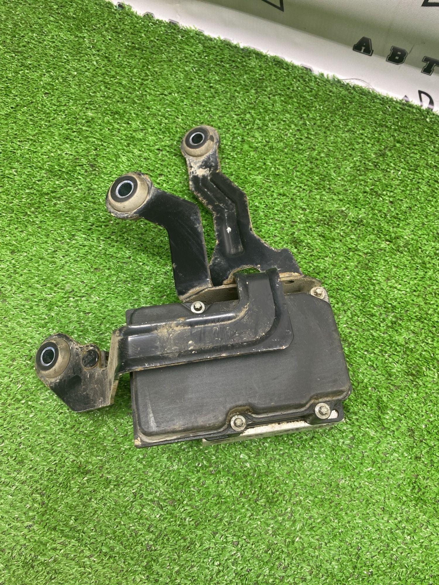https://ycs.partsauto.market/partsauto-images/thmbs/userImages/cca1856e256b5441544f9aba03b424a6/part/27f7b7b2-c4f0-4407-b782-6c120b287abc_1782795459111.jpg