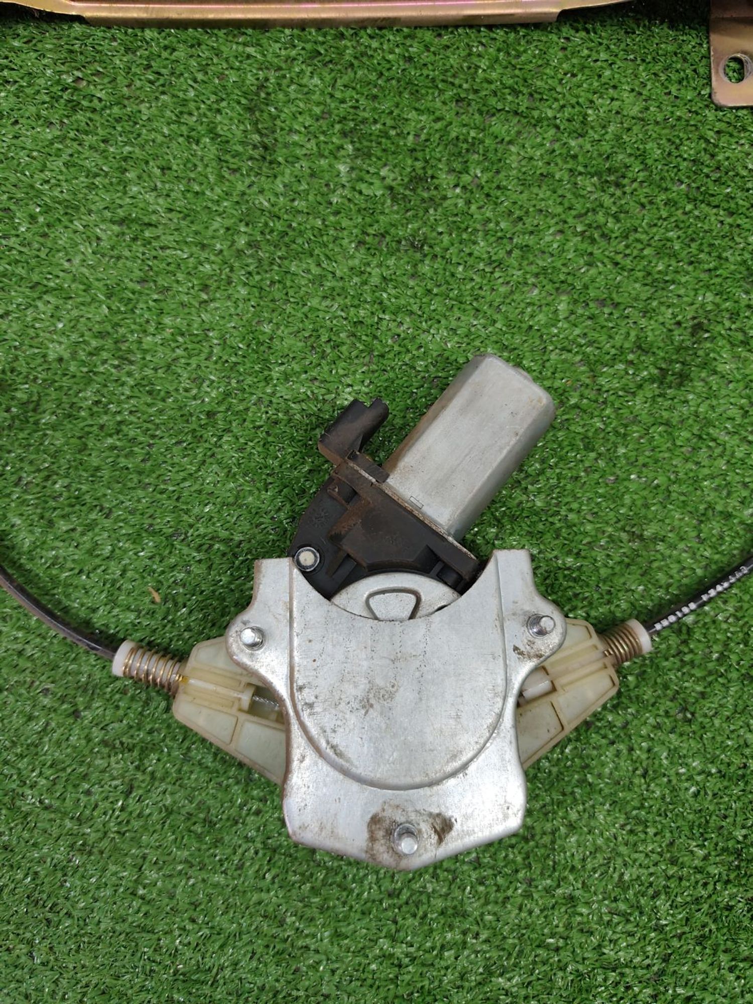 https://ycs.partsauto.market/partsauto-images/thmbs/userImages/cca1856e256b5441544f9aba03b424a6/part/292c18d8-0cdc-40a2-8099-fd4d3b9a2e0e_1780999351159.jpg