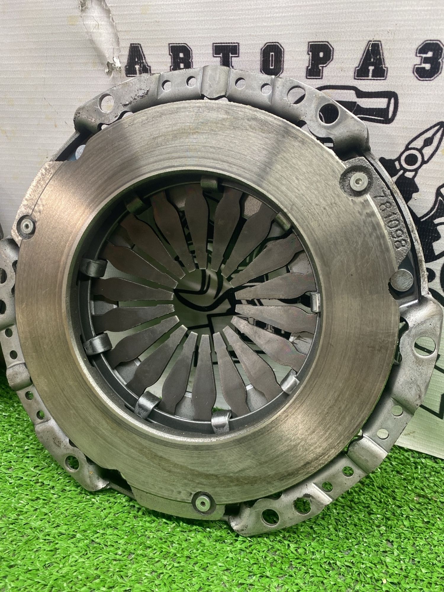 https://ycs.partsauto.market/partsauto-images/thmbs/userImages/cca1856e256b5441544f9aba03b424a6/part/29664401-89eb-440b-a826-e95341d1d5bc_1780911690085.jpg