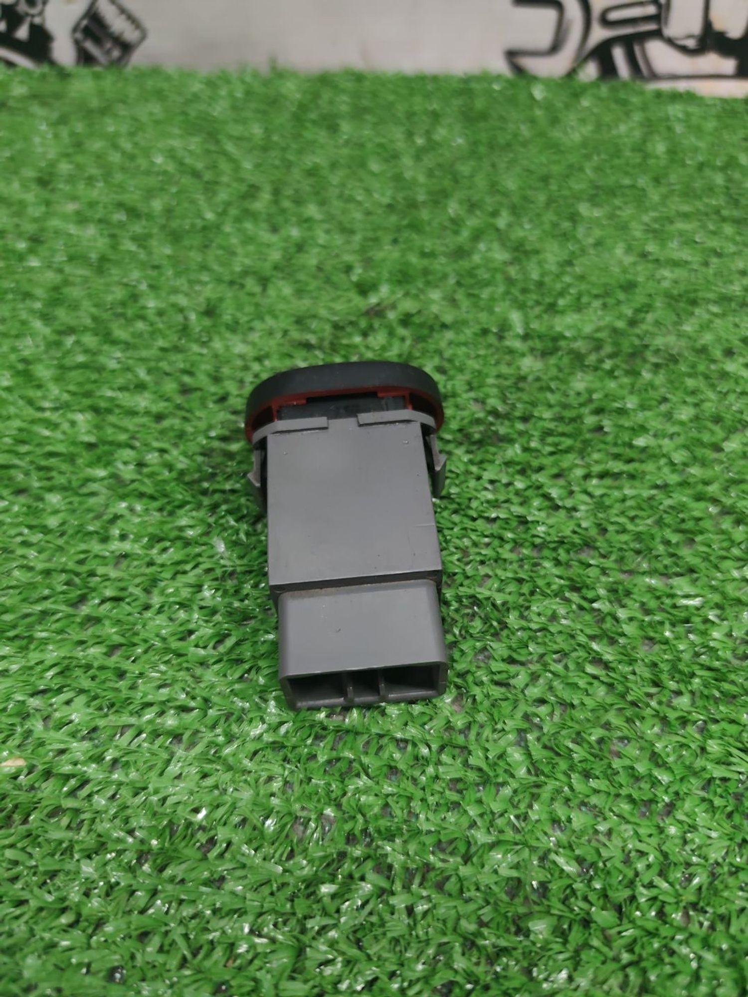 https://ycs.partsauto.market/partsauto-images/thmbs/userImages/cca1856e256b5441544f9aba03b424a6/part/2ac24888-47b5-4252-ab2d-de158461c92d_1780484126003.jpg