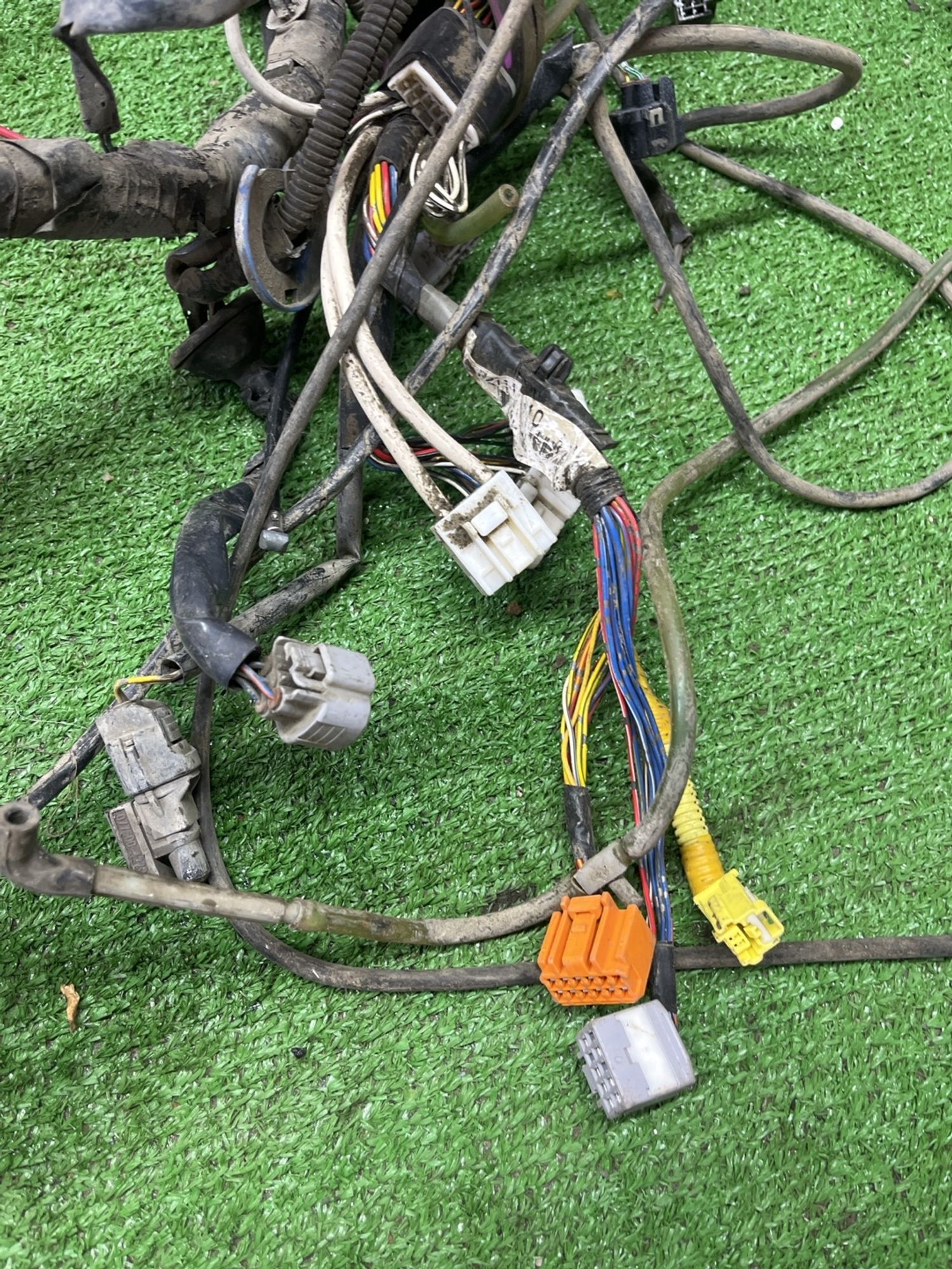https://ycs.partsauto.market/partsauto-images/thmbs/userImages/cca1856e256b5441544f9aba03b424a6/part/2cbdd645-4c92-4e9b-b0fb-07f17741104e_1775632408524.jpg